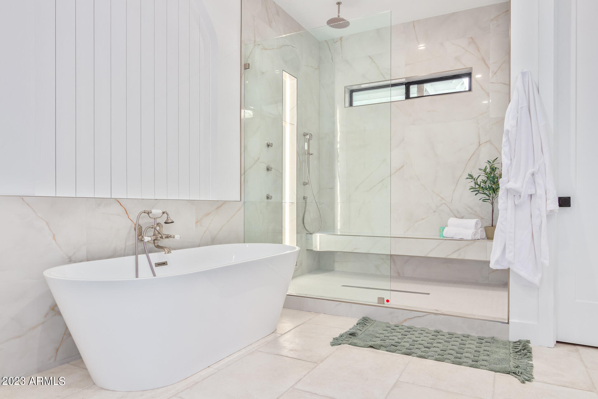 4847 E CLARENDON Avenue