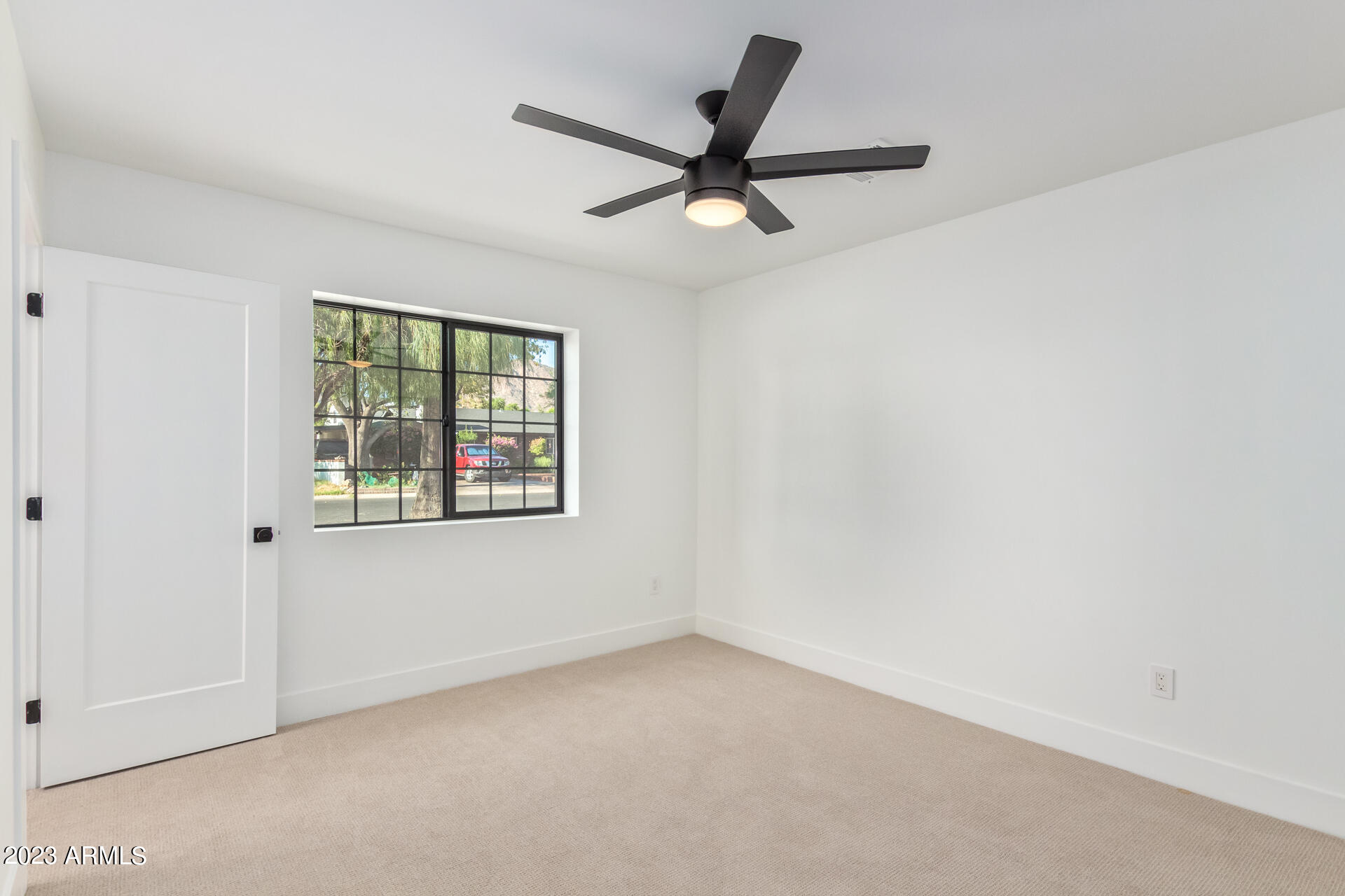 4847 E CLARENDON Avenue