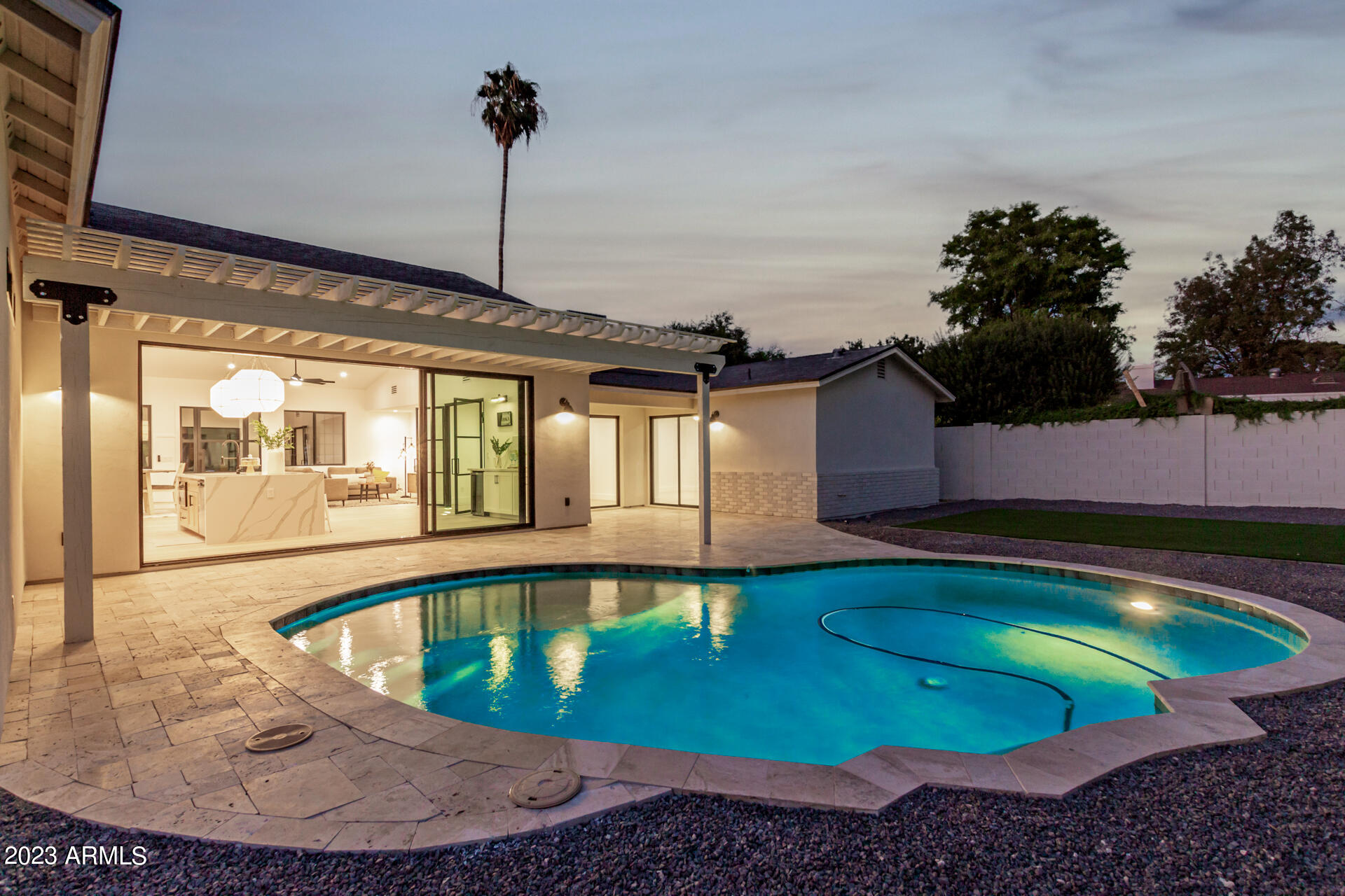 4847 E CLARENDON Avenue