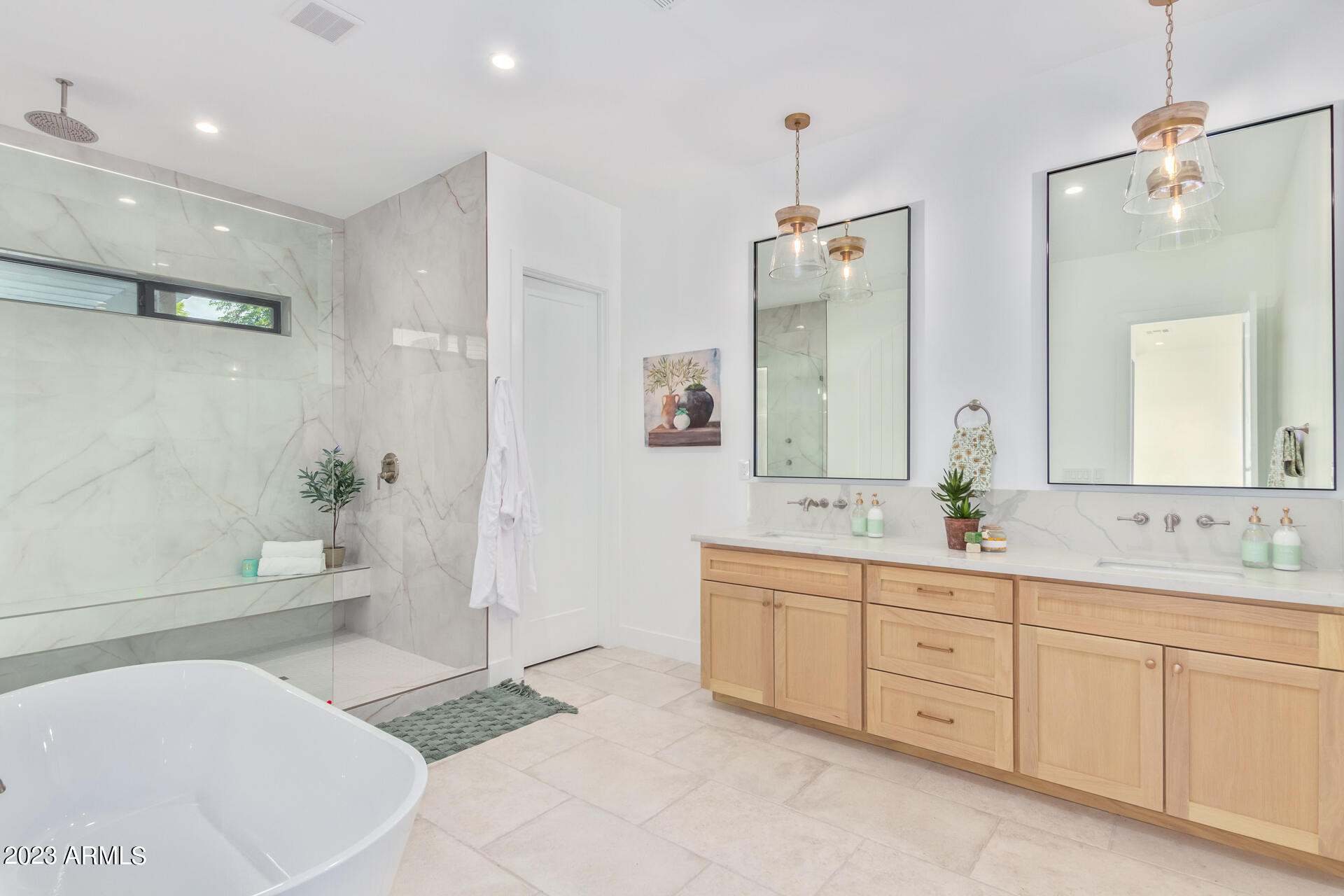 4847 E CLARENDON Avenue