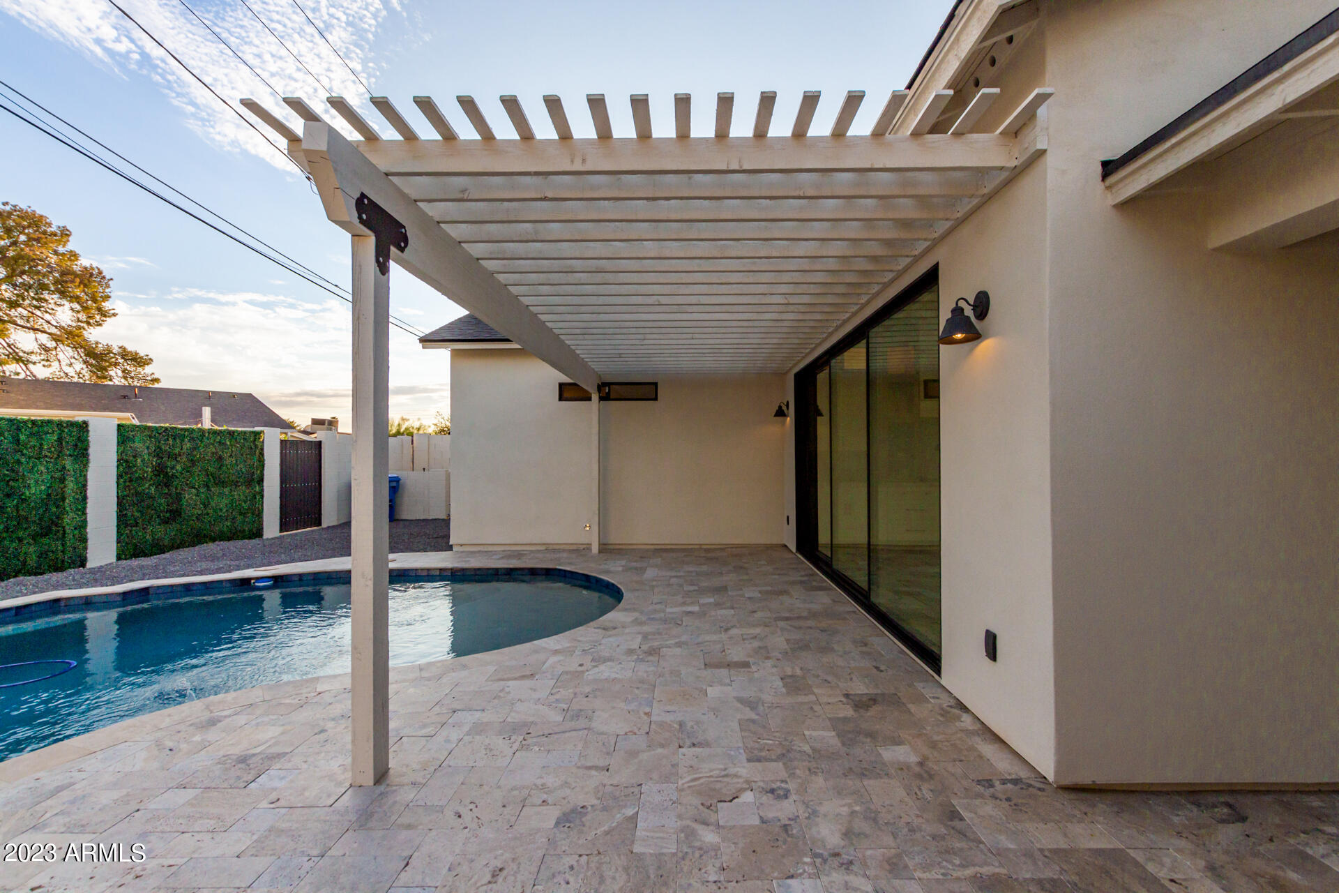 4847 E CLARENDON Avenue