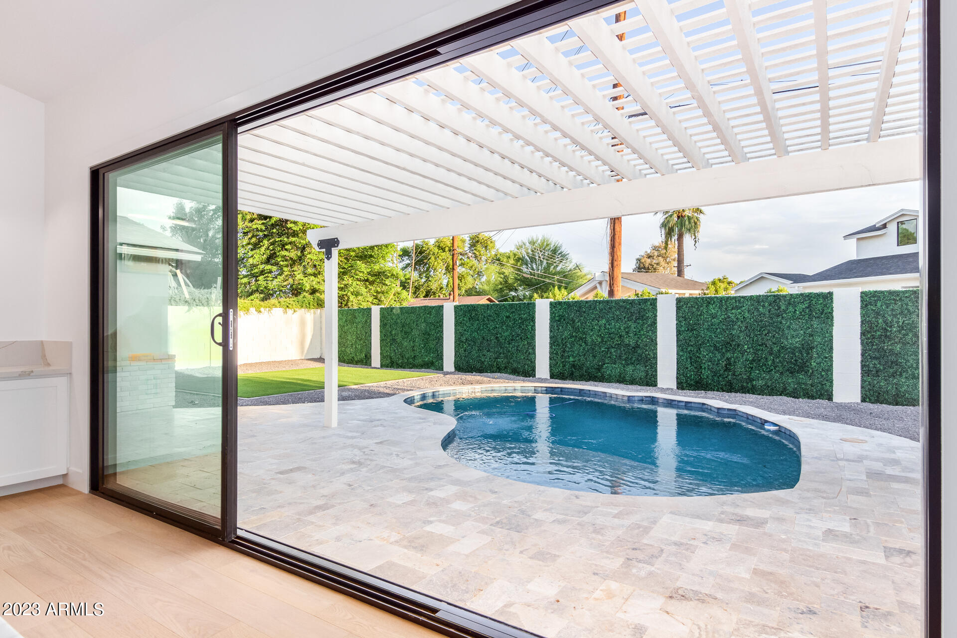 4847 E CLARENDON Avenue