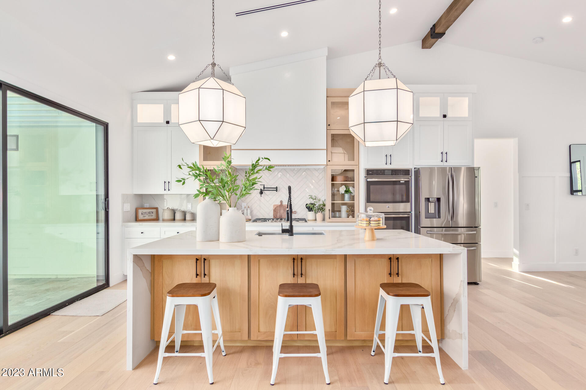 4847 E CLARENDON Avenue