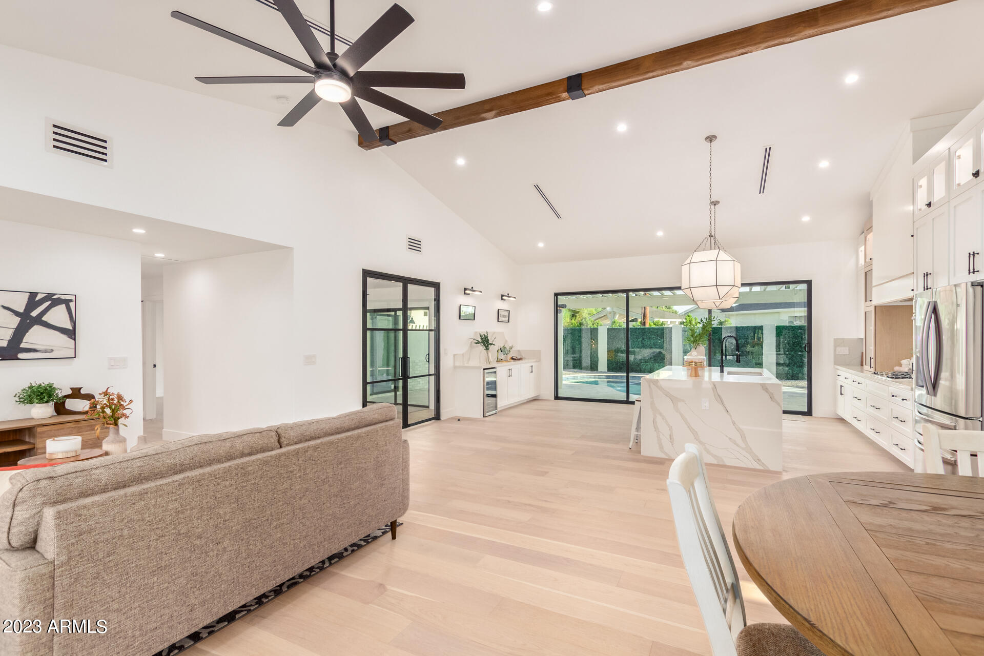 4847 E CLARENDON Avenue