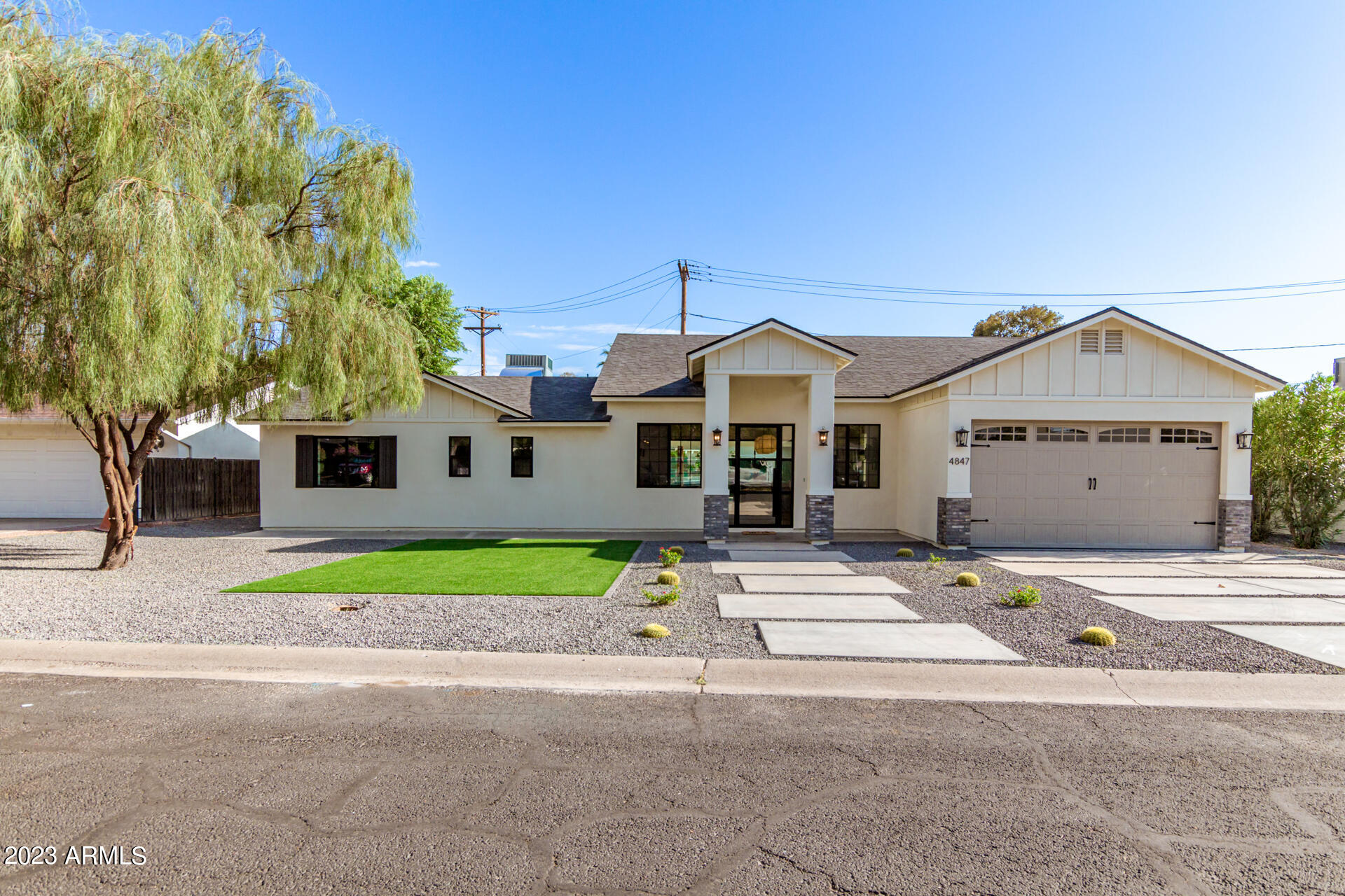 4847 E CLARENDON Avenue