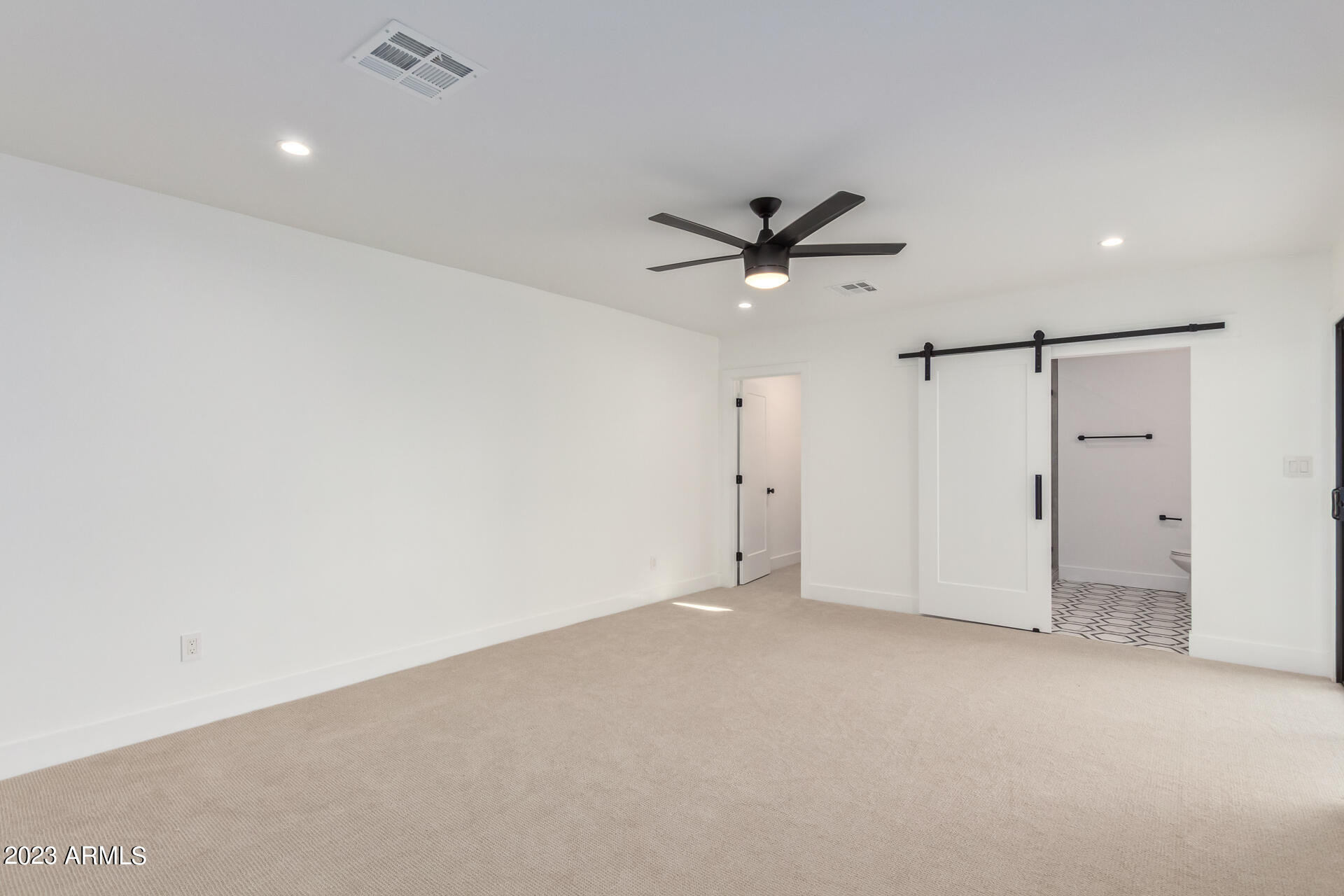 4847 E CLARENDON Avenue