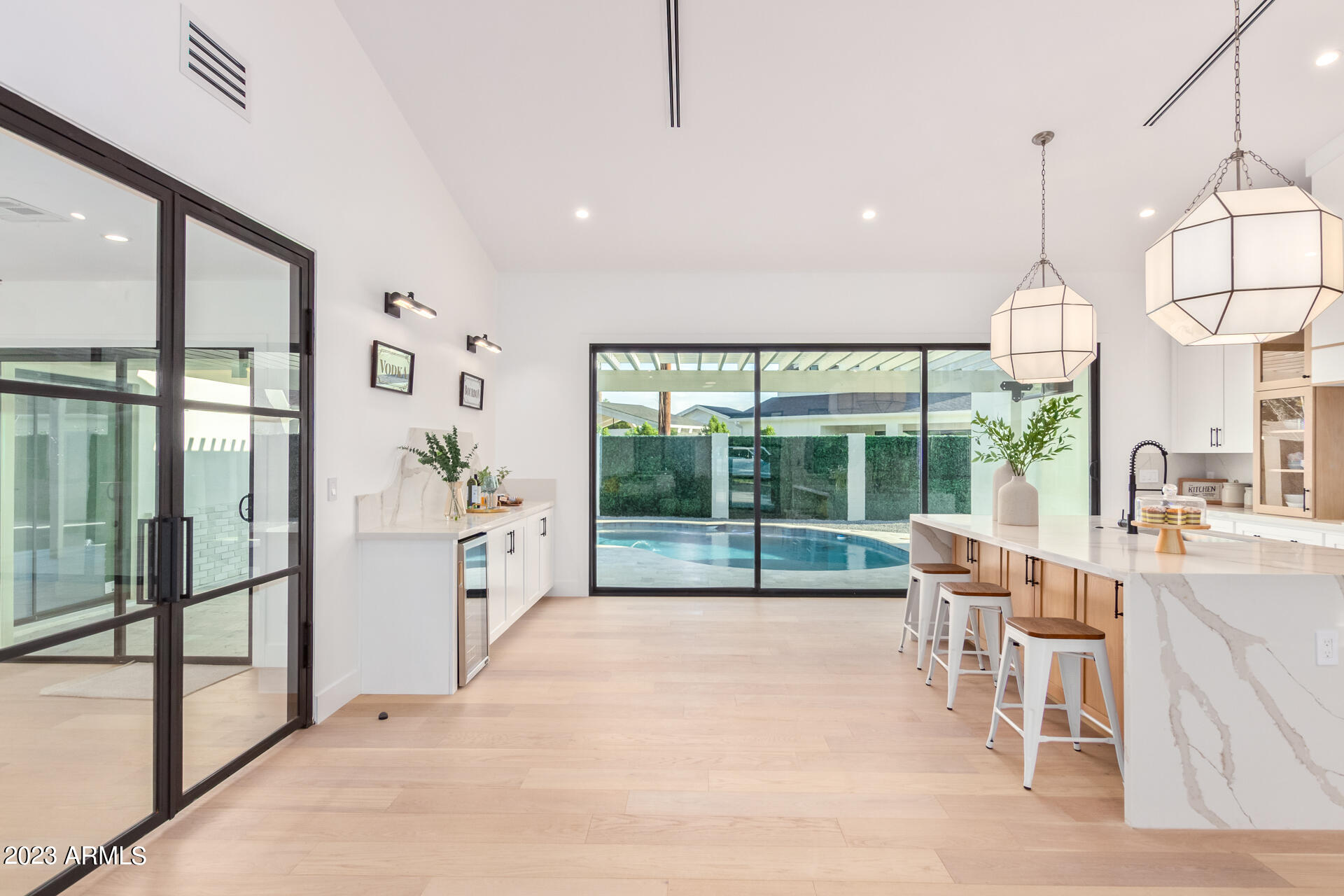 4847 E CLARENDON Avenue