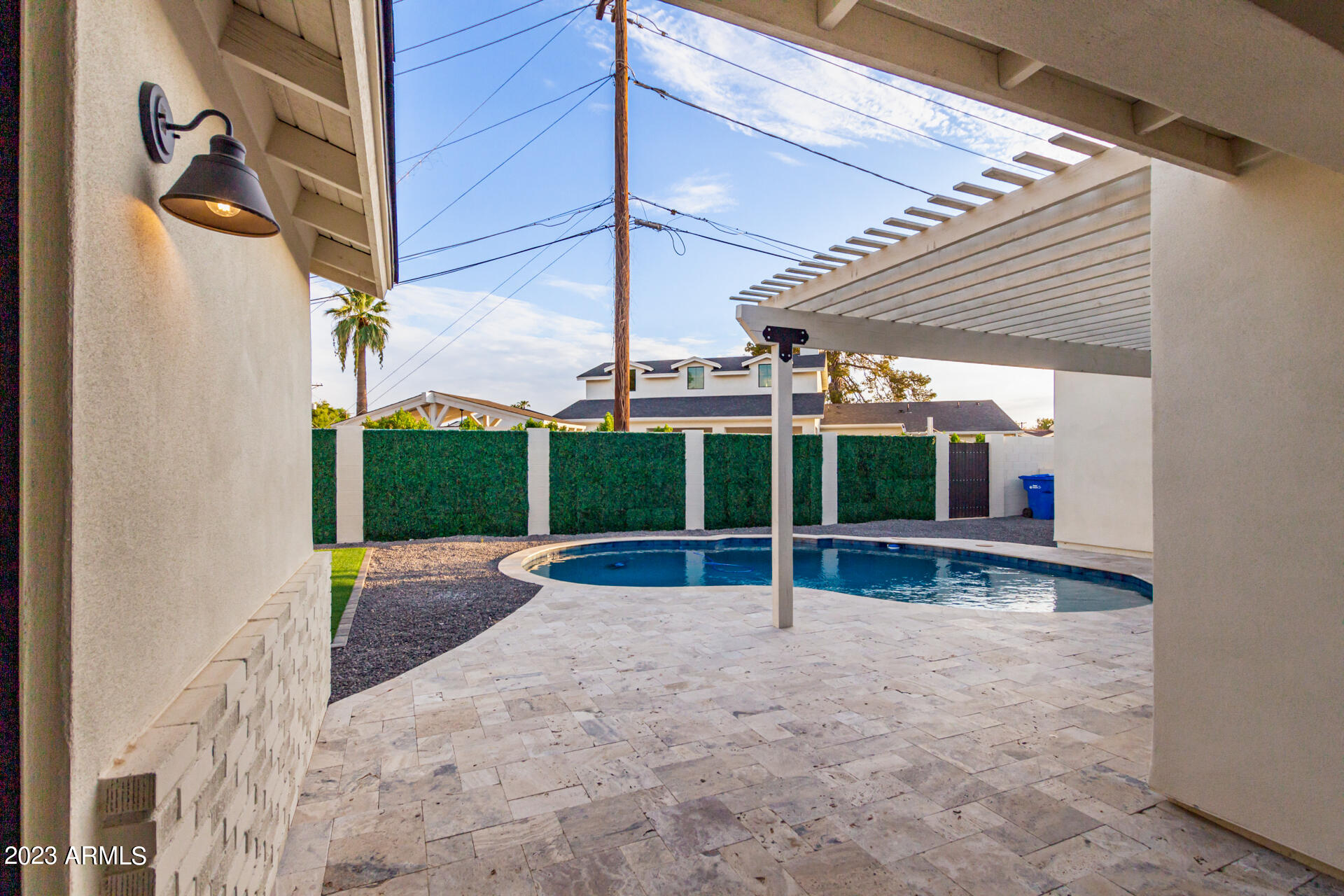 4847 E CLARENDON Avenue