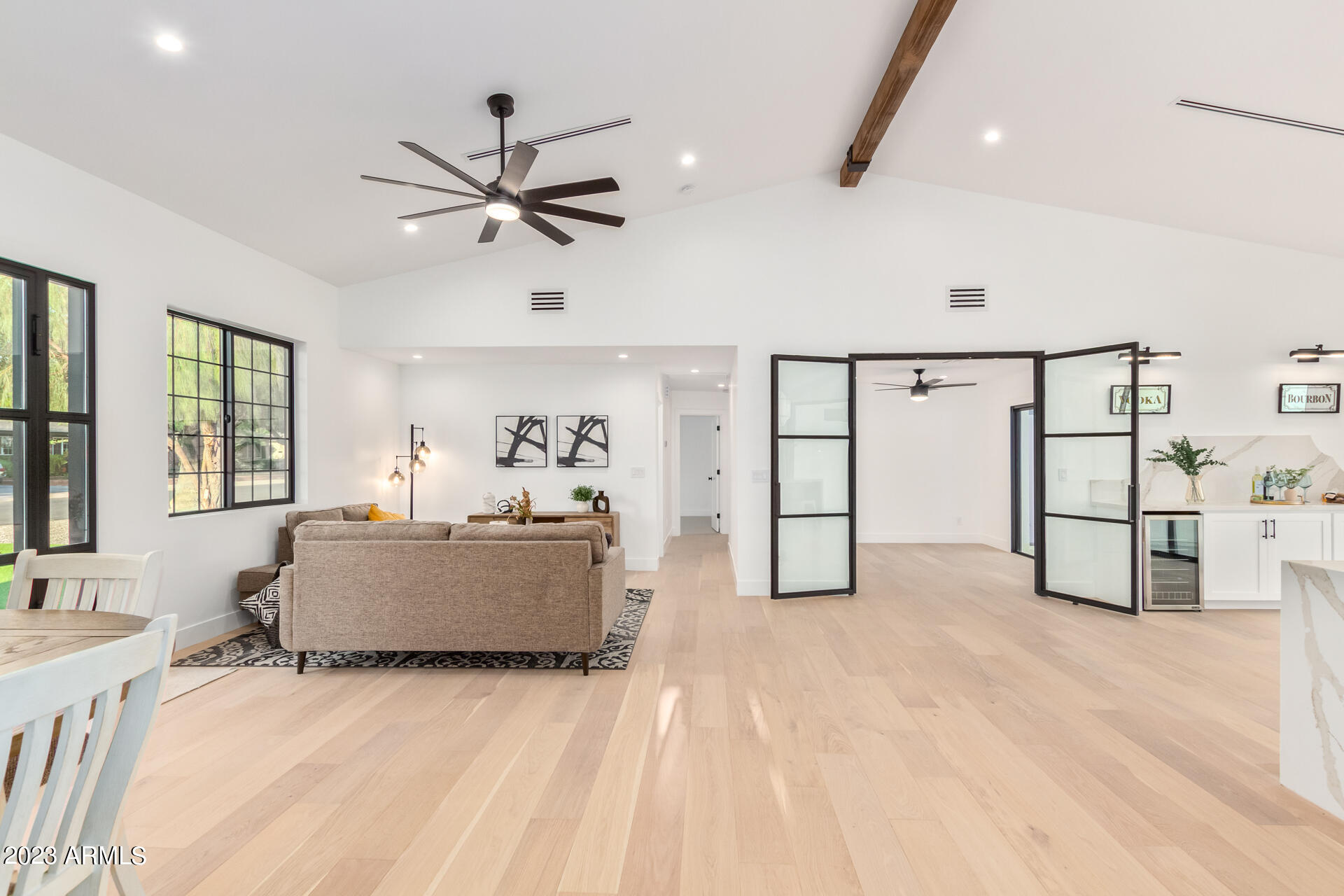 4847 E CLARENDON Avenue