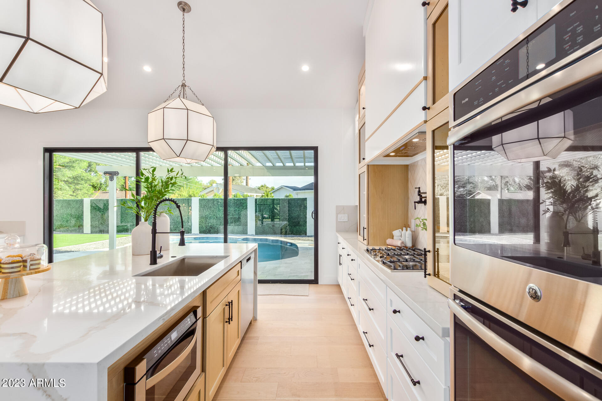 4847 E CLARENDON Avenue