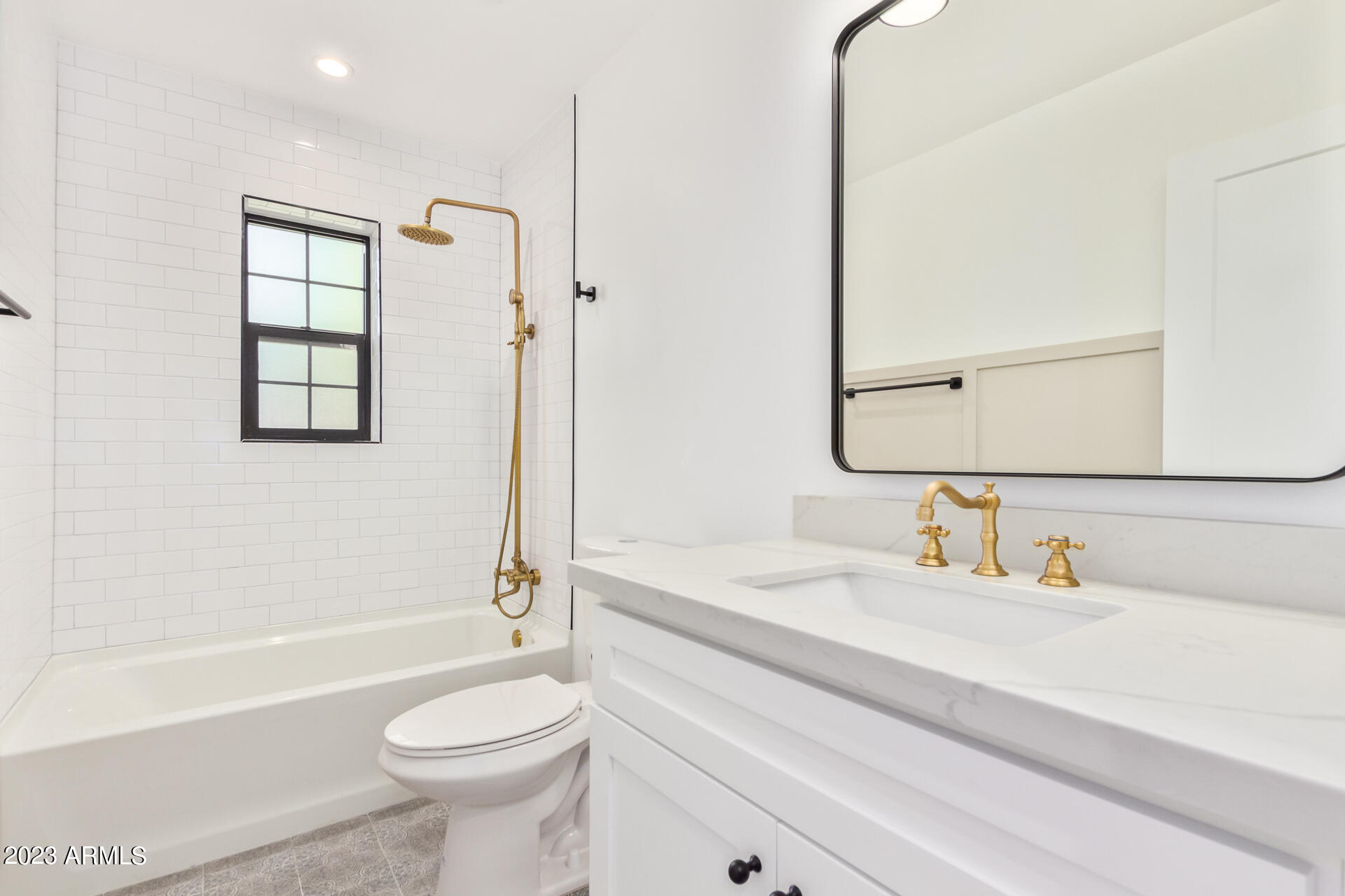 4847 E CLARENDON Avenue