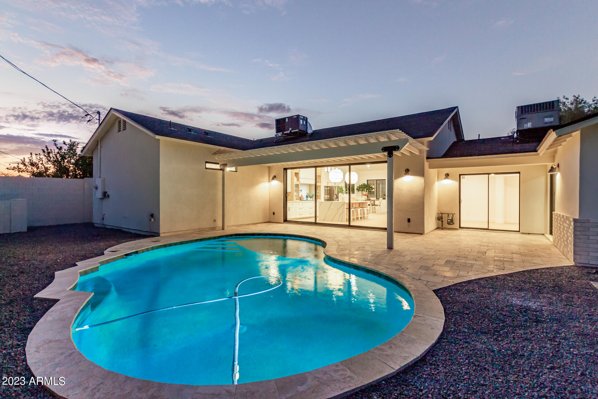 4847 E CLARENDON Avenue