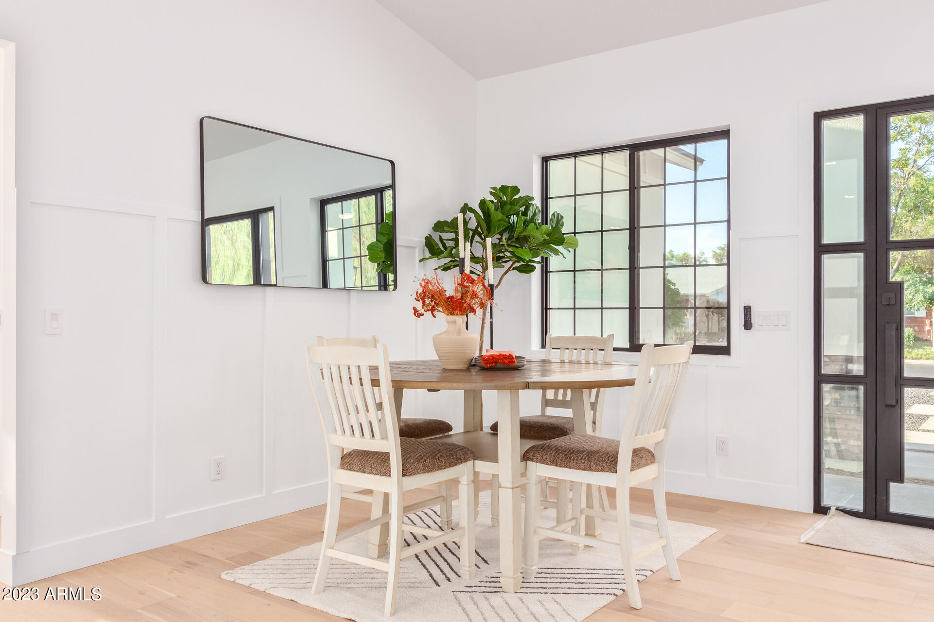 4847 E CLARENDON Avenue