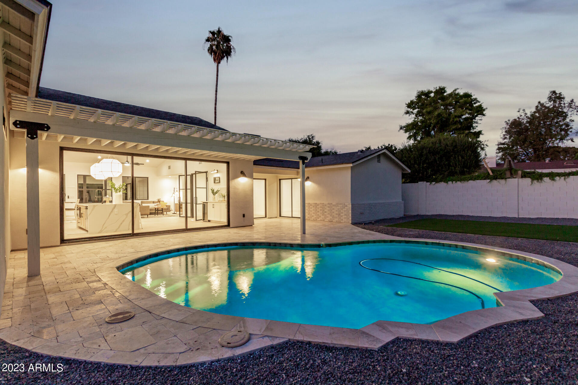 4847 E CLARENDON Avenue