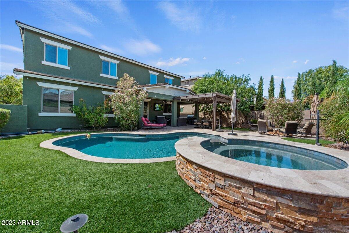 3972 E AMBER Lane