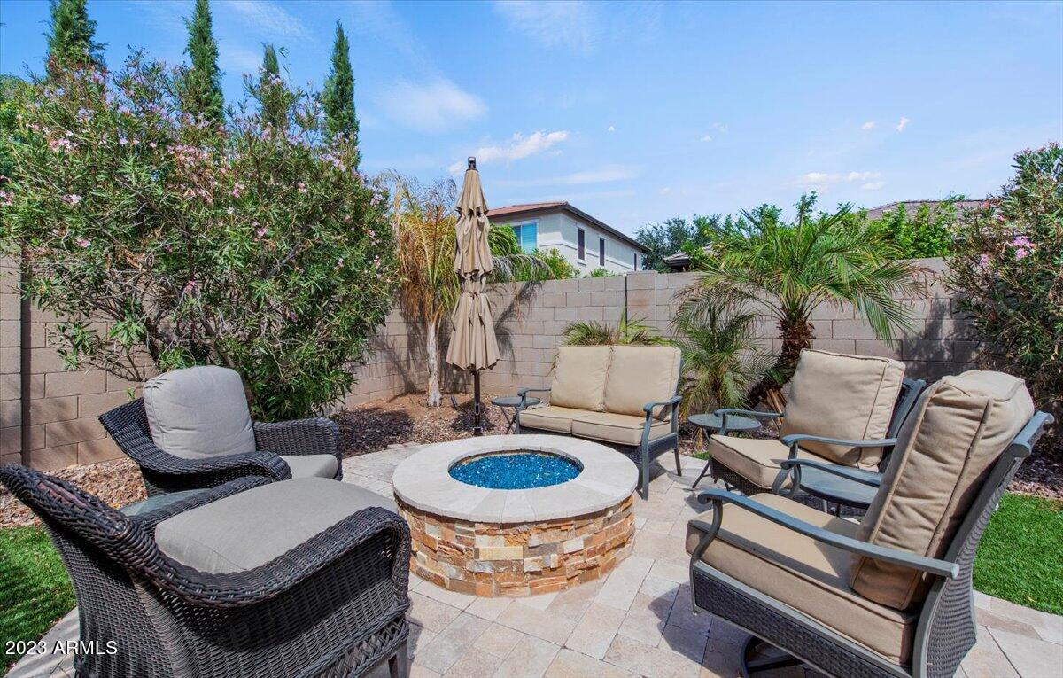 3972 E AMBER Lane