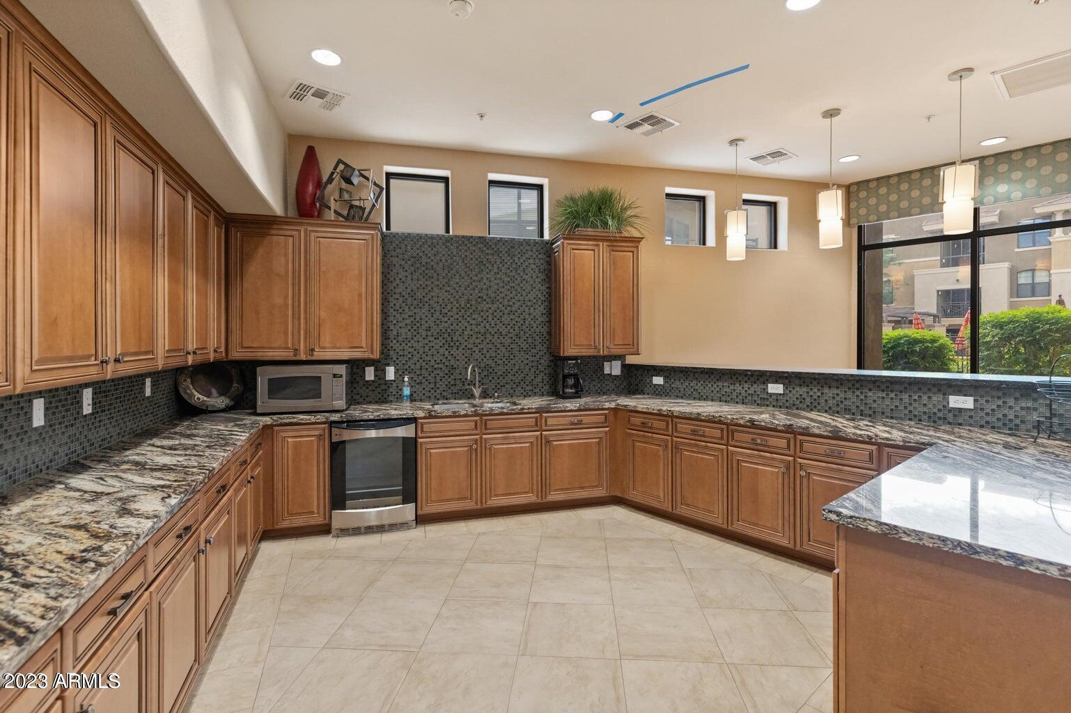 7601 E Indian Bend Road, 1044