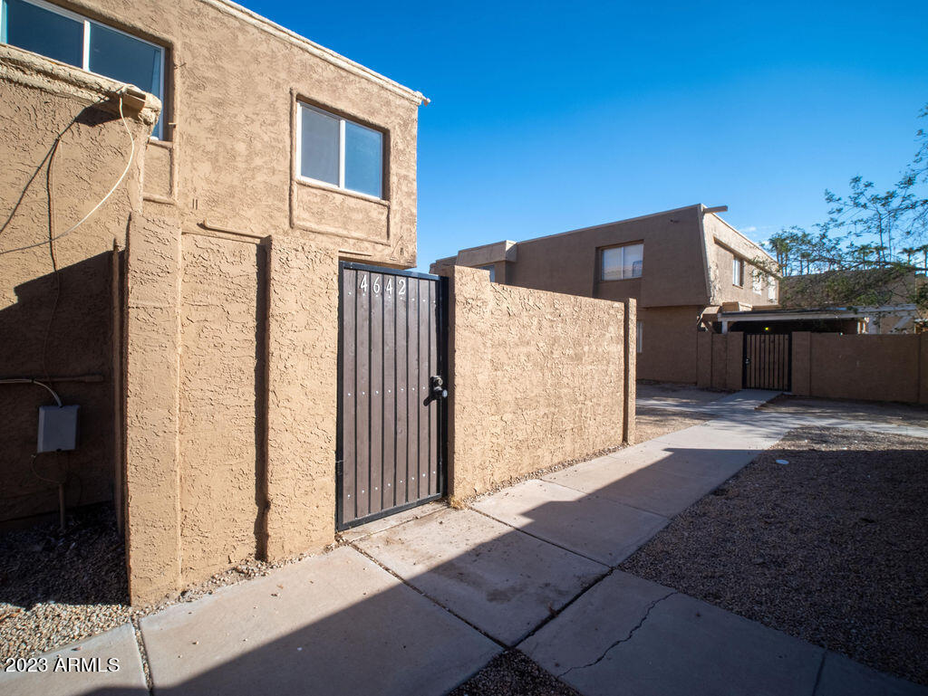 4642 E SOUTHGATE Avenue