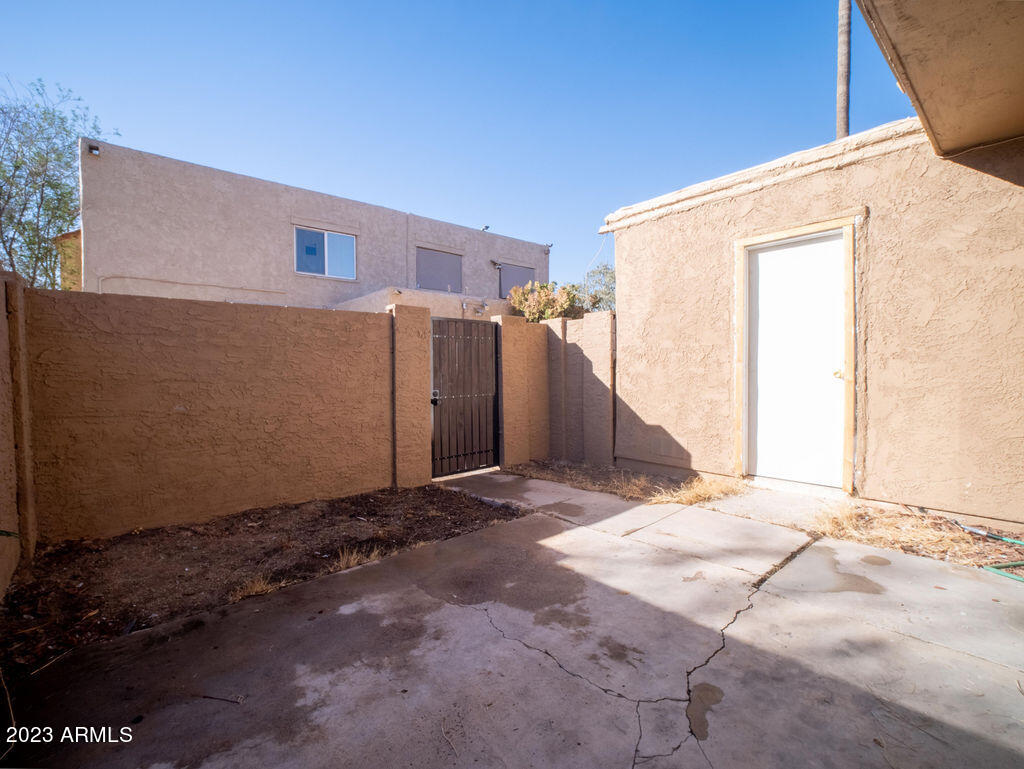 4642 E SOUTHGATE Avenue
