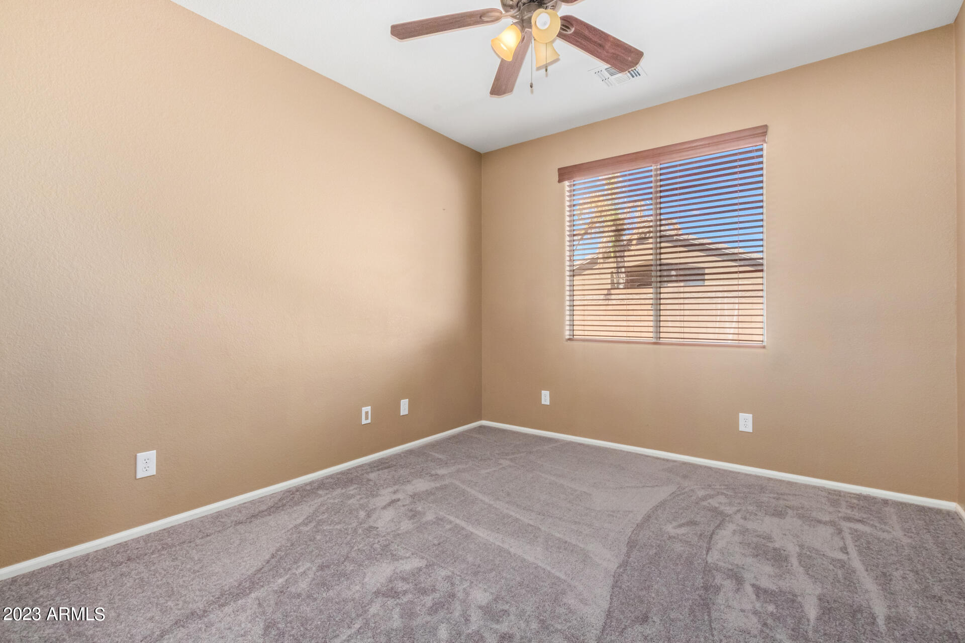 41800 W CHAMBERS Court