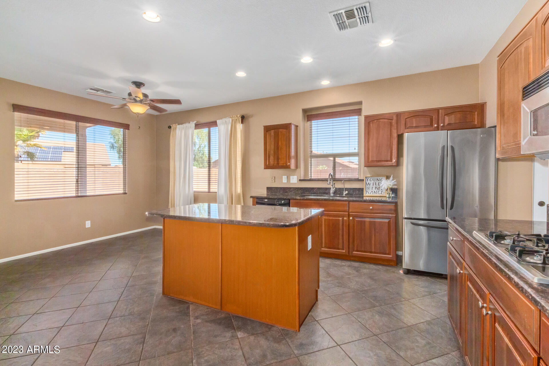 41800 W CHAMBERS Court