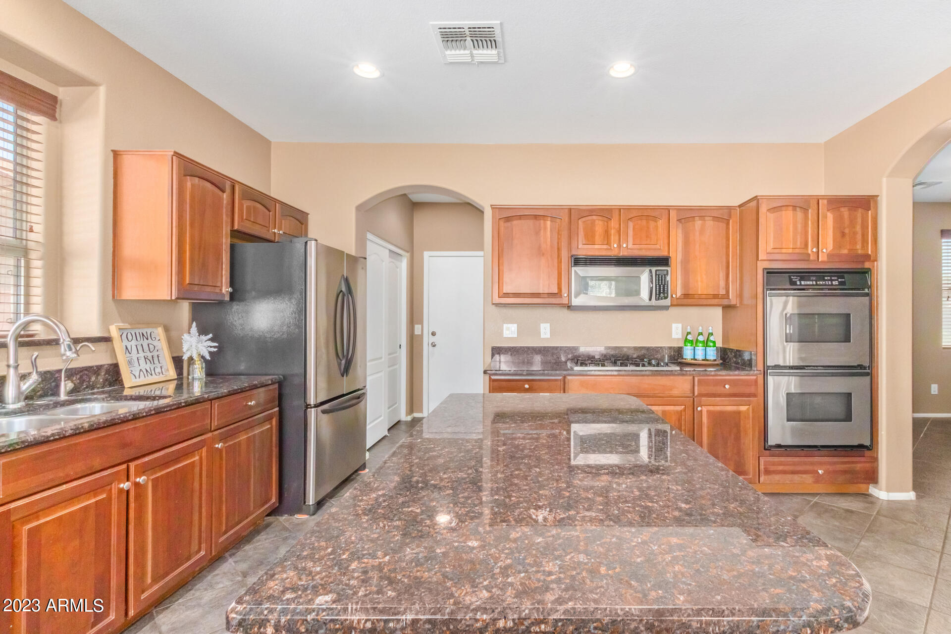 41800 W CHAMBERS Court