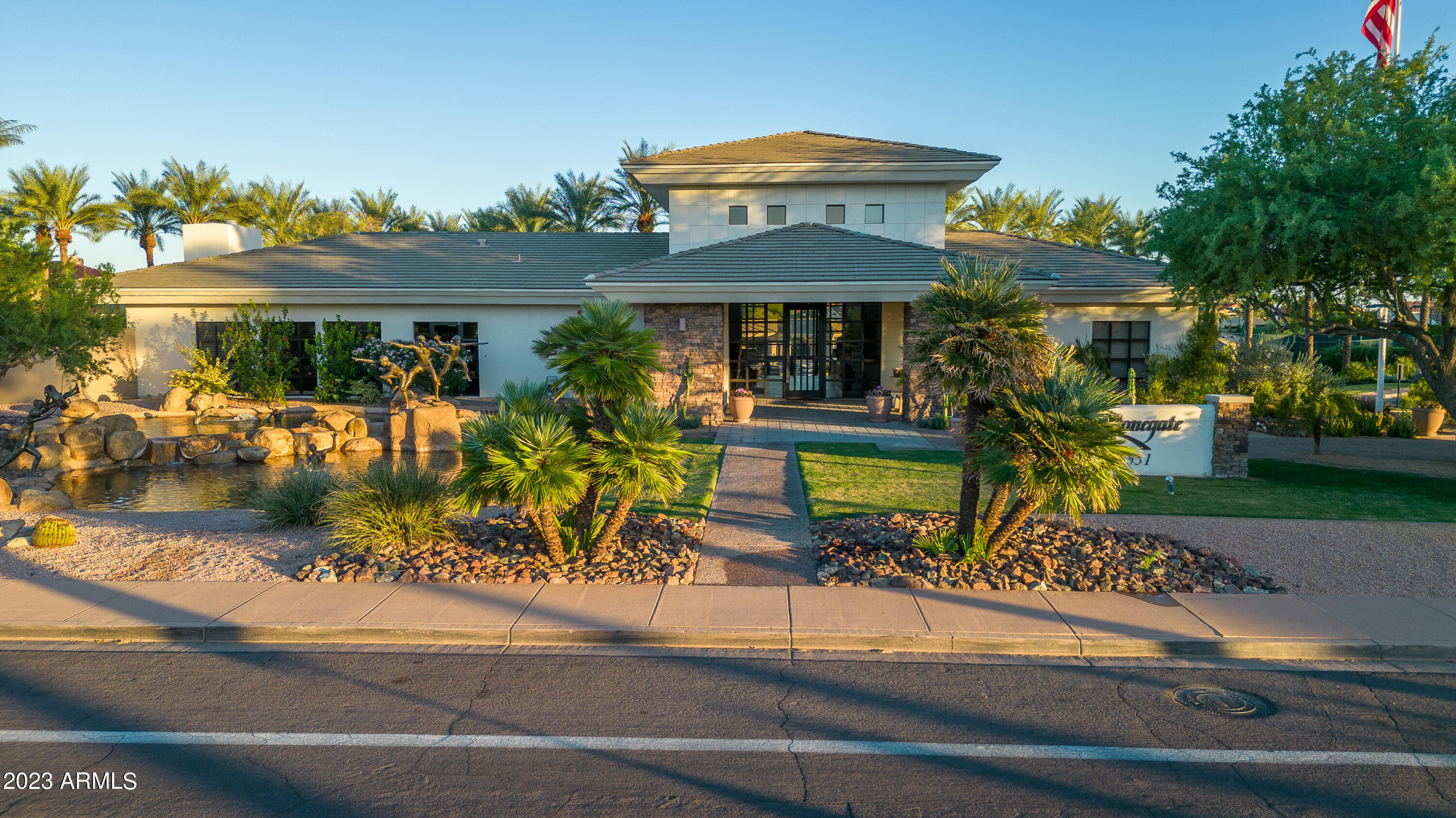 9453 N 114TH Way