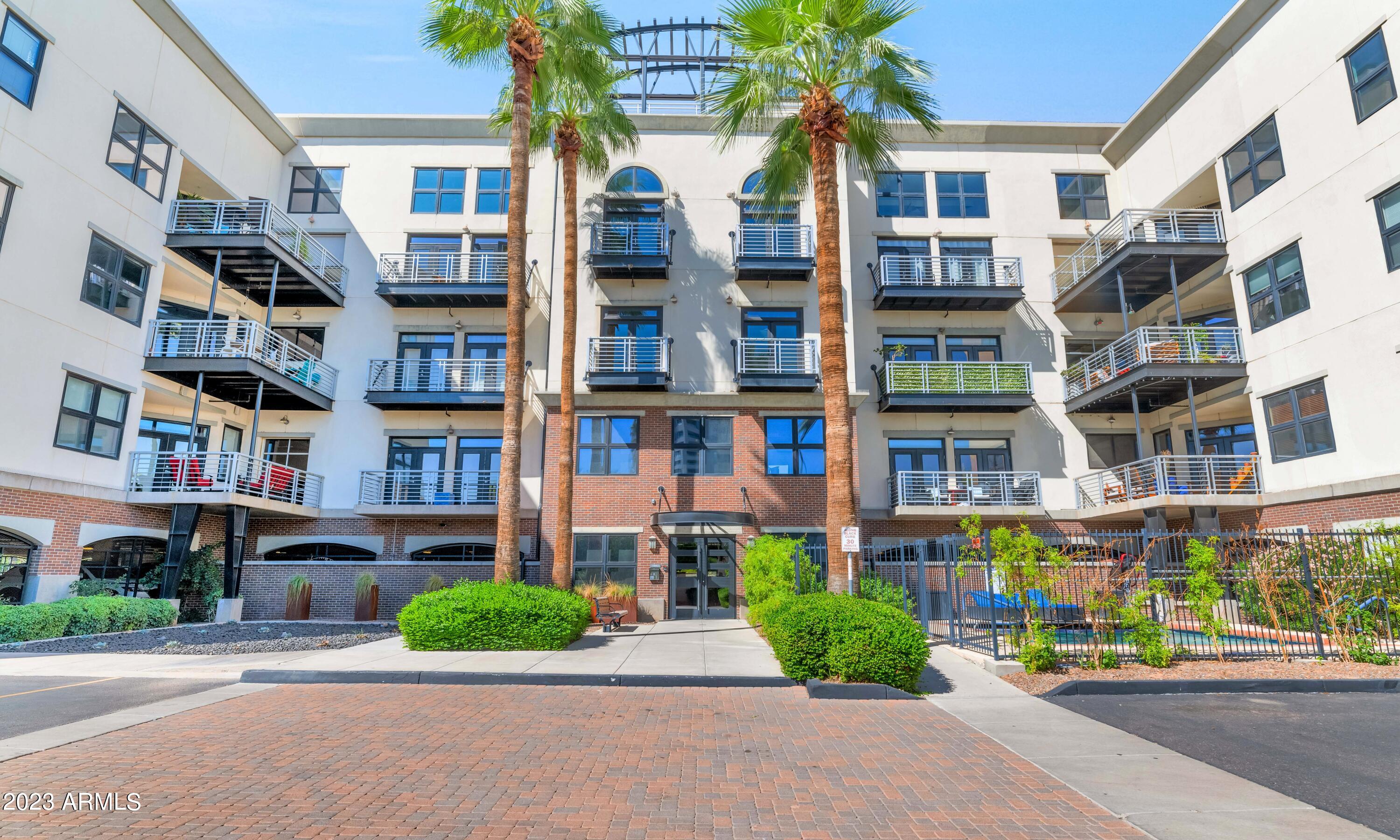 914 E OSBORN Road # 415