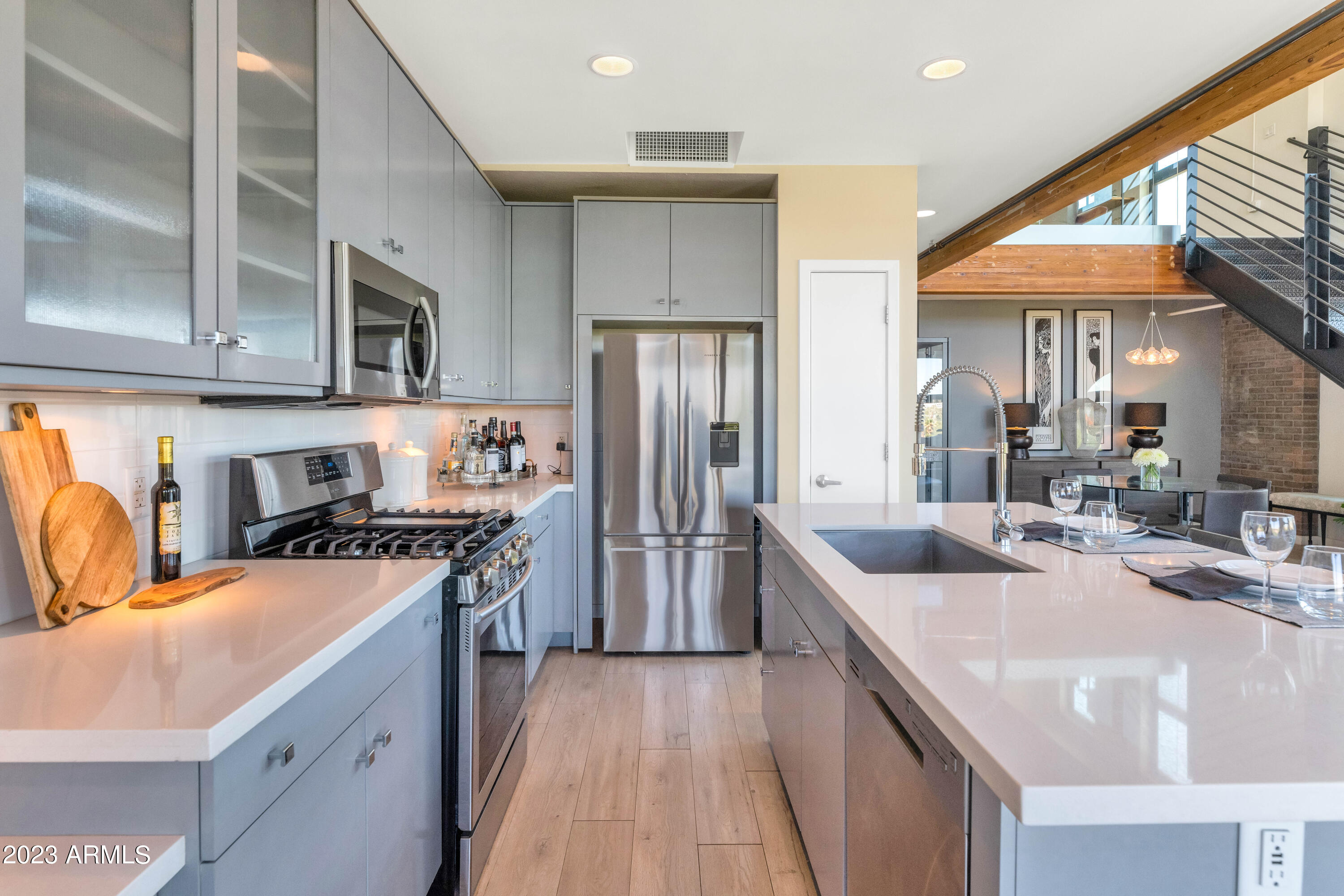 914 E OSBORN Road # 415