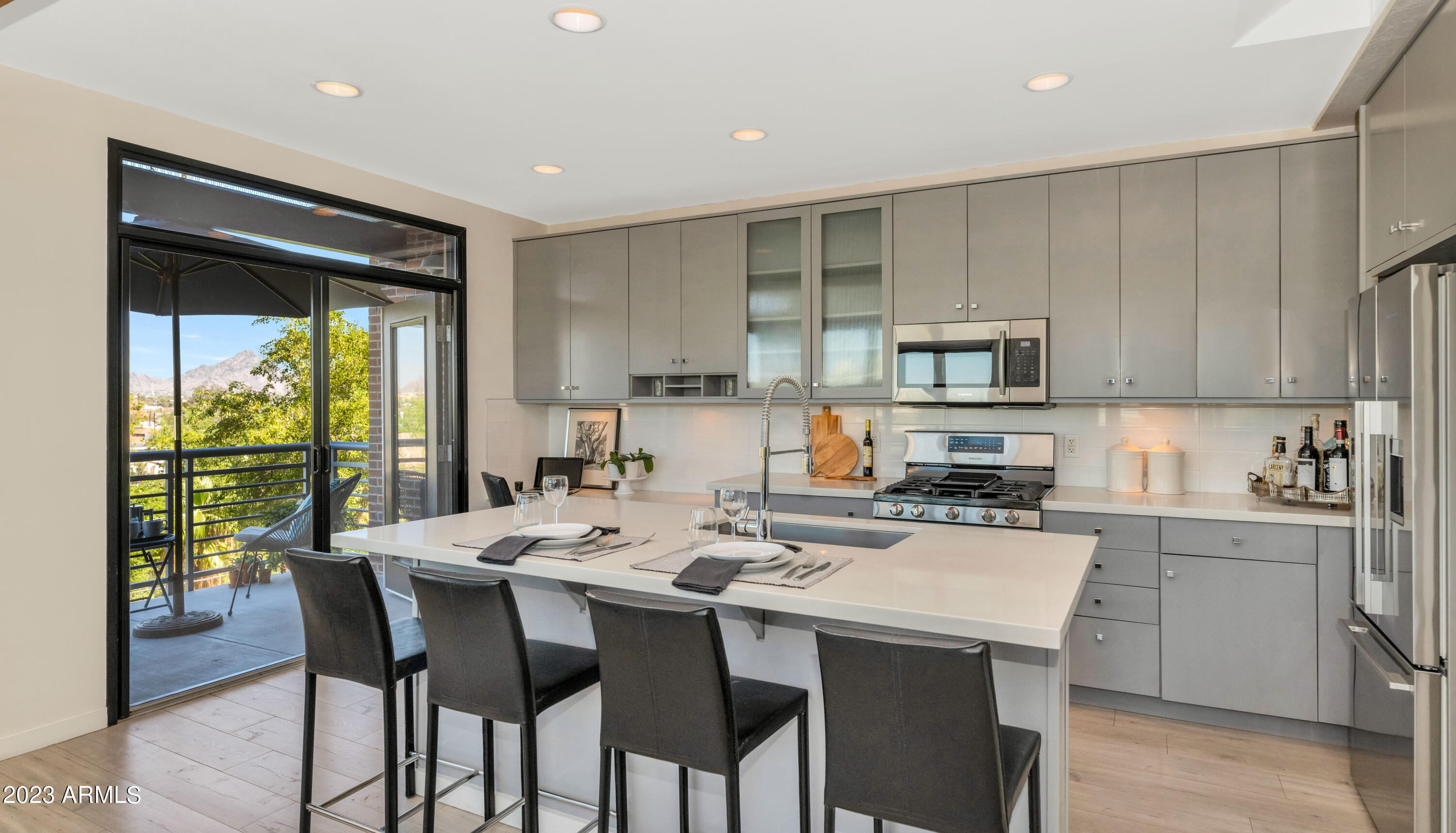 914 E OSBORN Road # 415