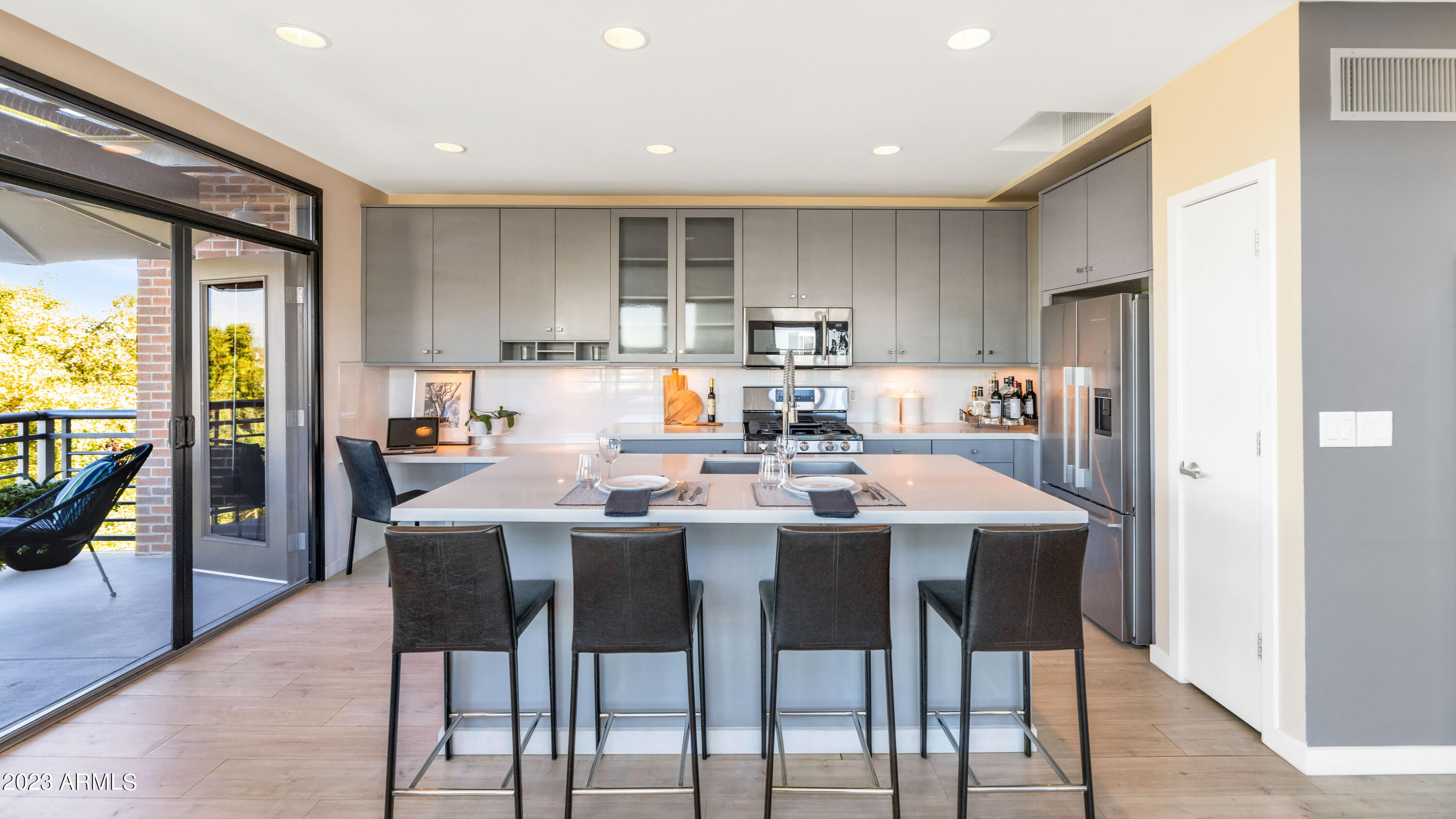 914 E OSBORN Road # 415