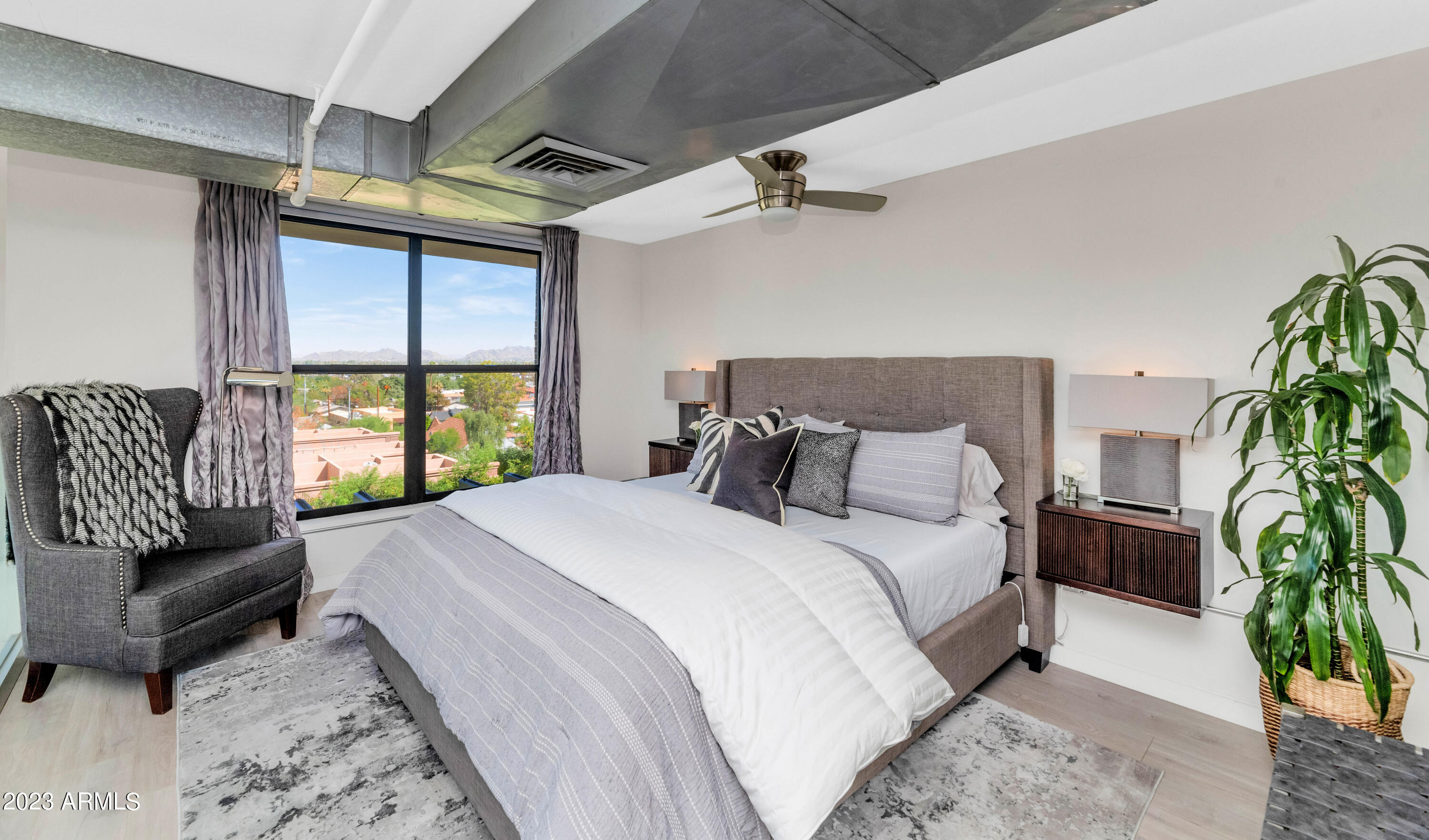 914 E OSBORN Road # 415