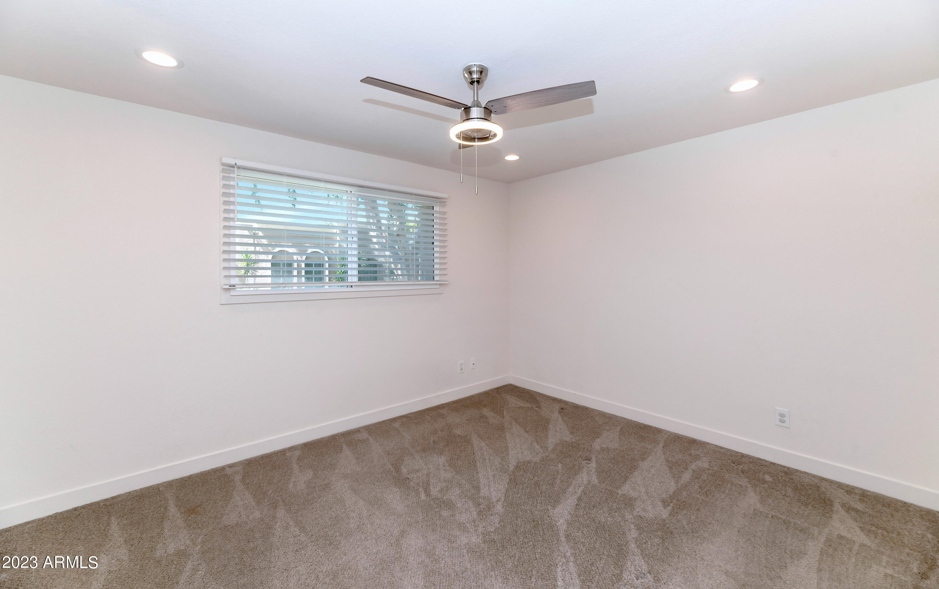 5877 E THOMAS Road