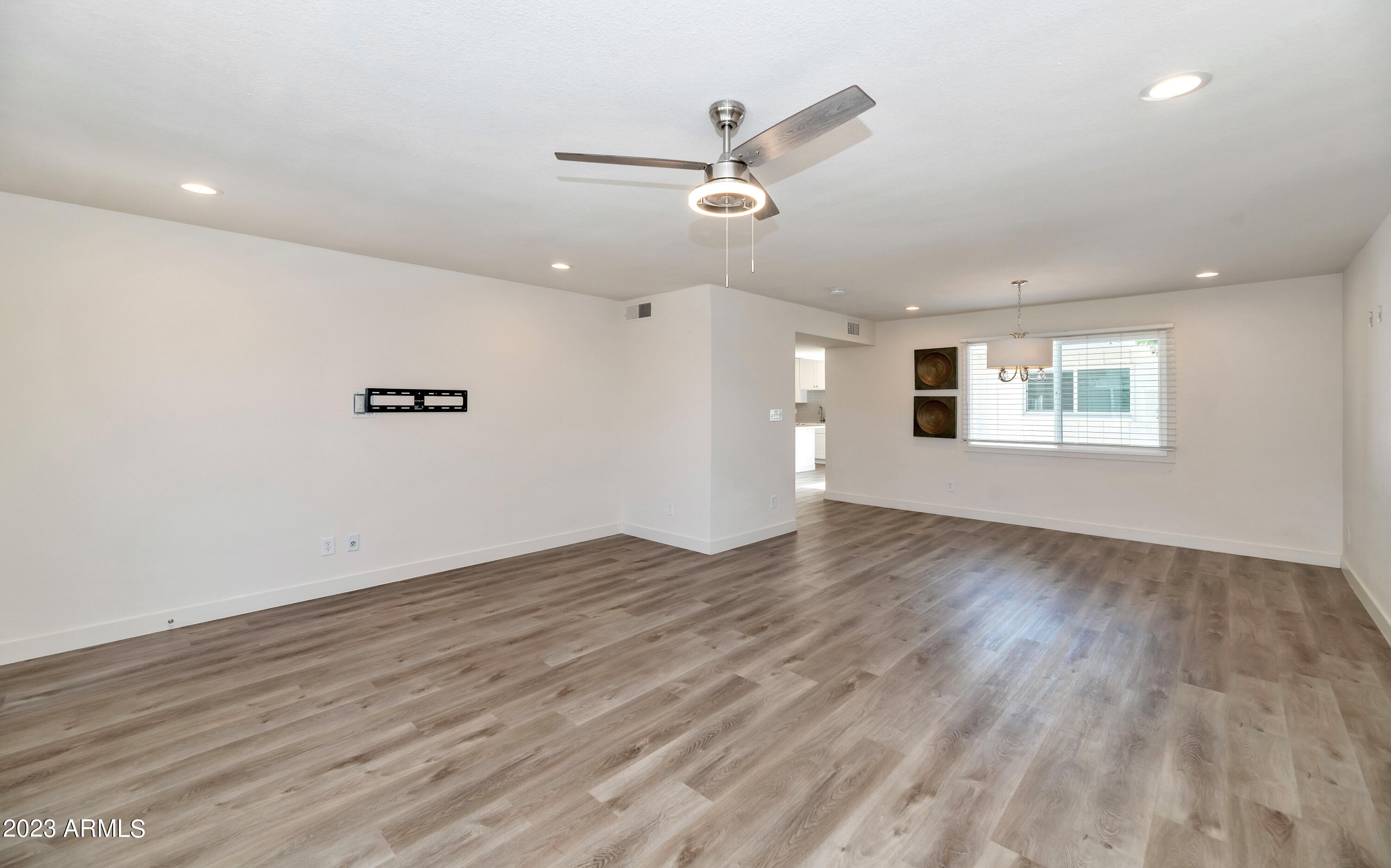 5877 E THOMAS Road
