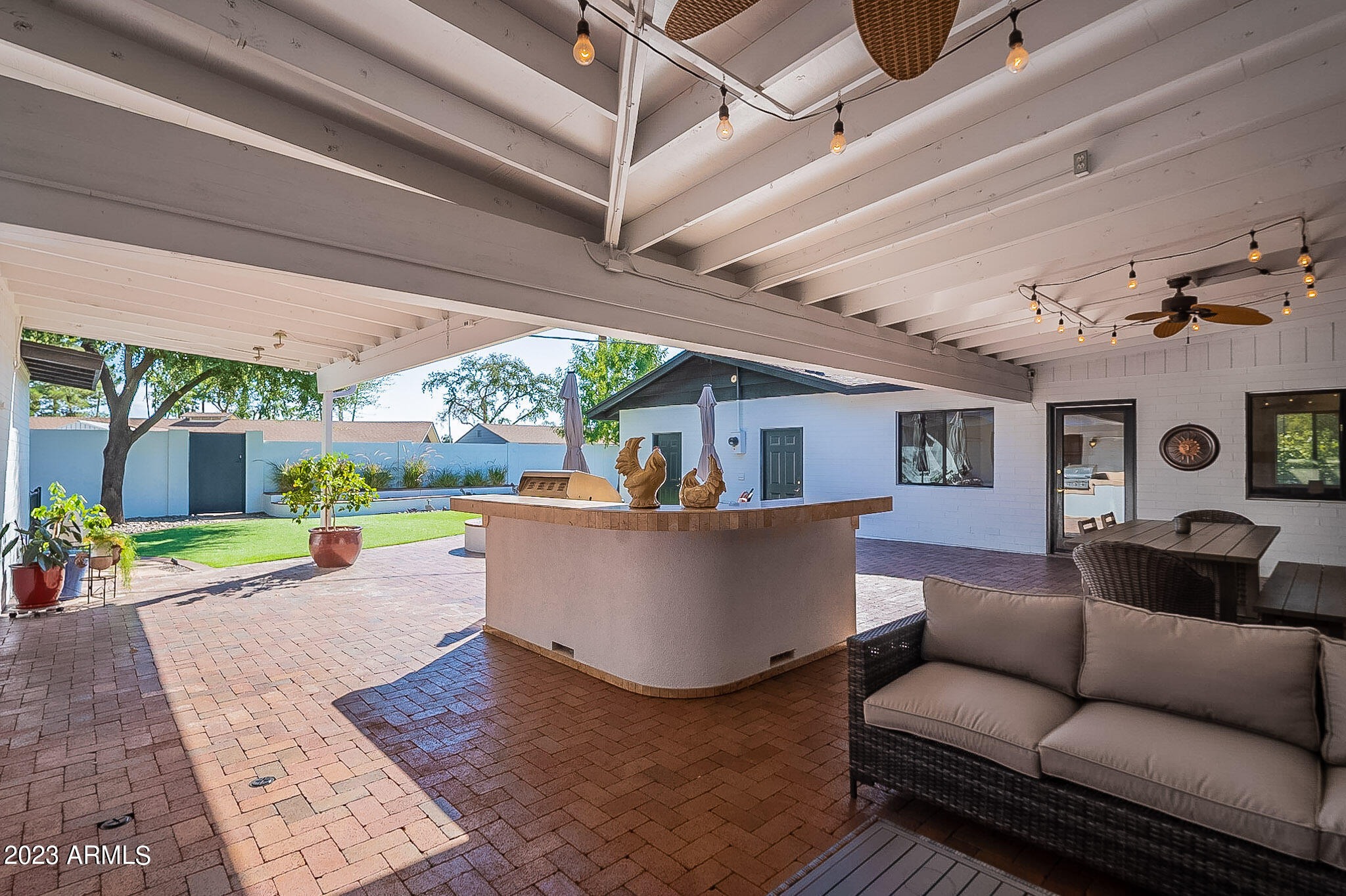 1801 E ROSE Lane