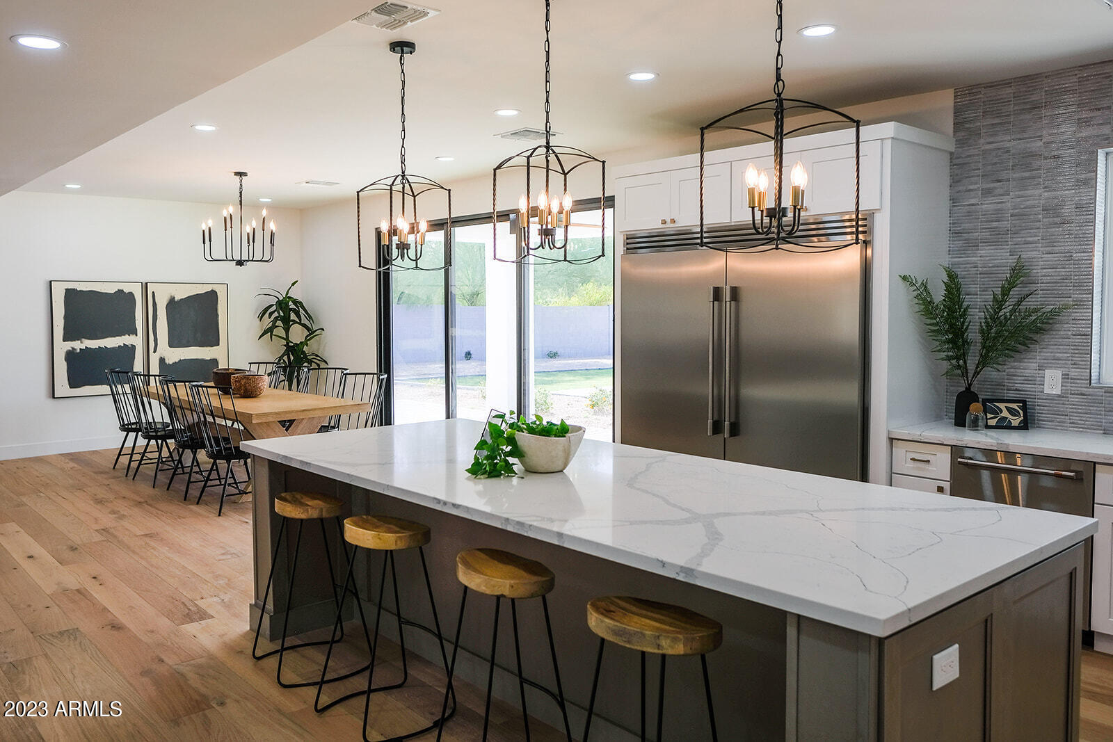 7021 E DREYFUS Avenue