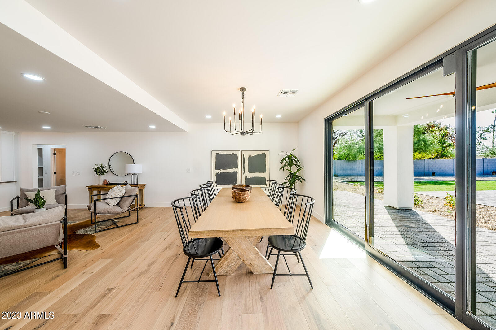 7021 E DREYFUS Avenue