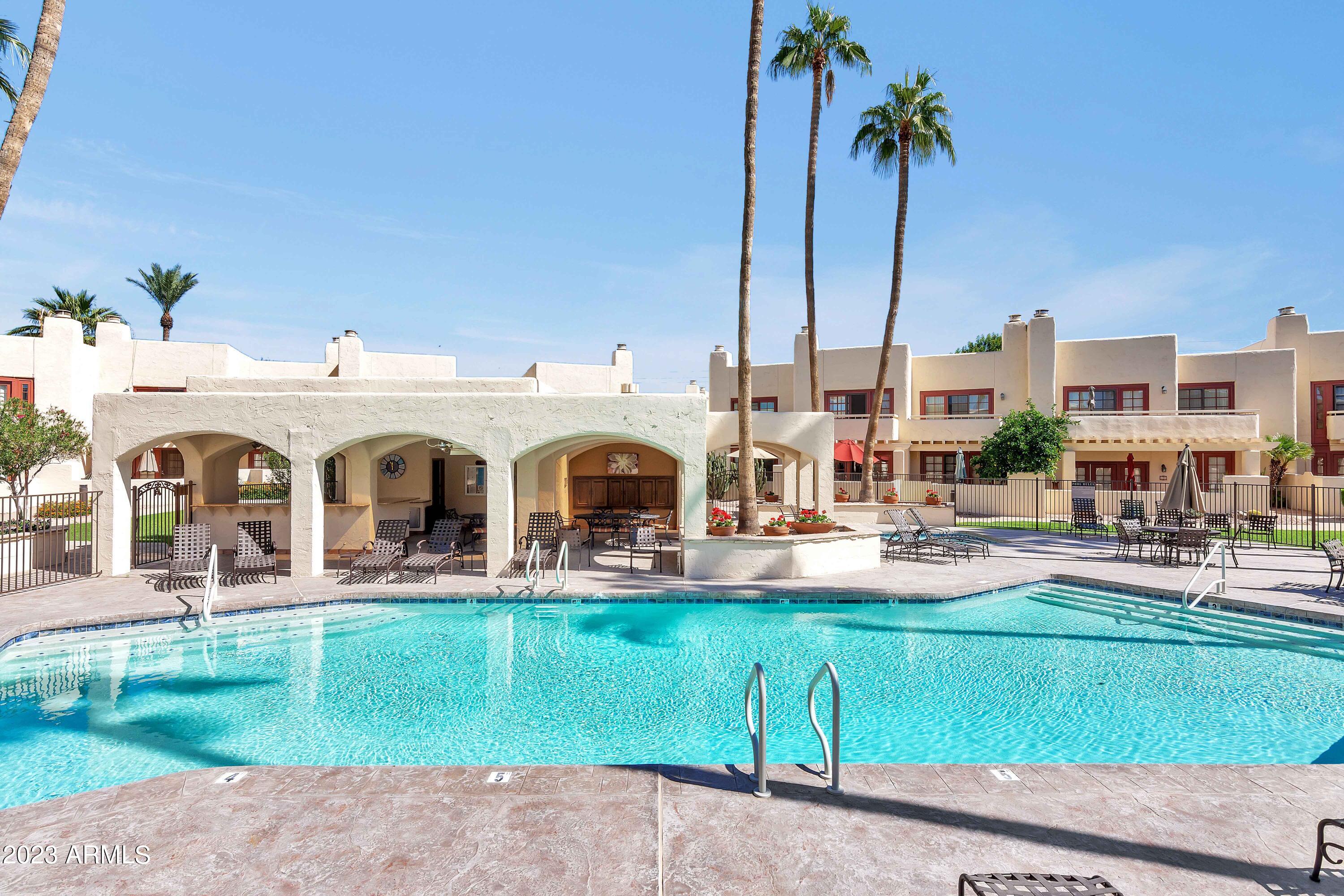 6150 N Scottsdale Road, 52