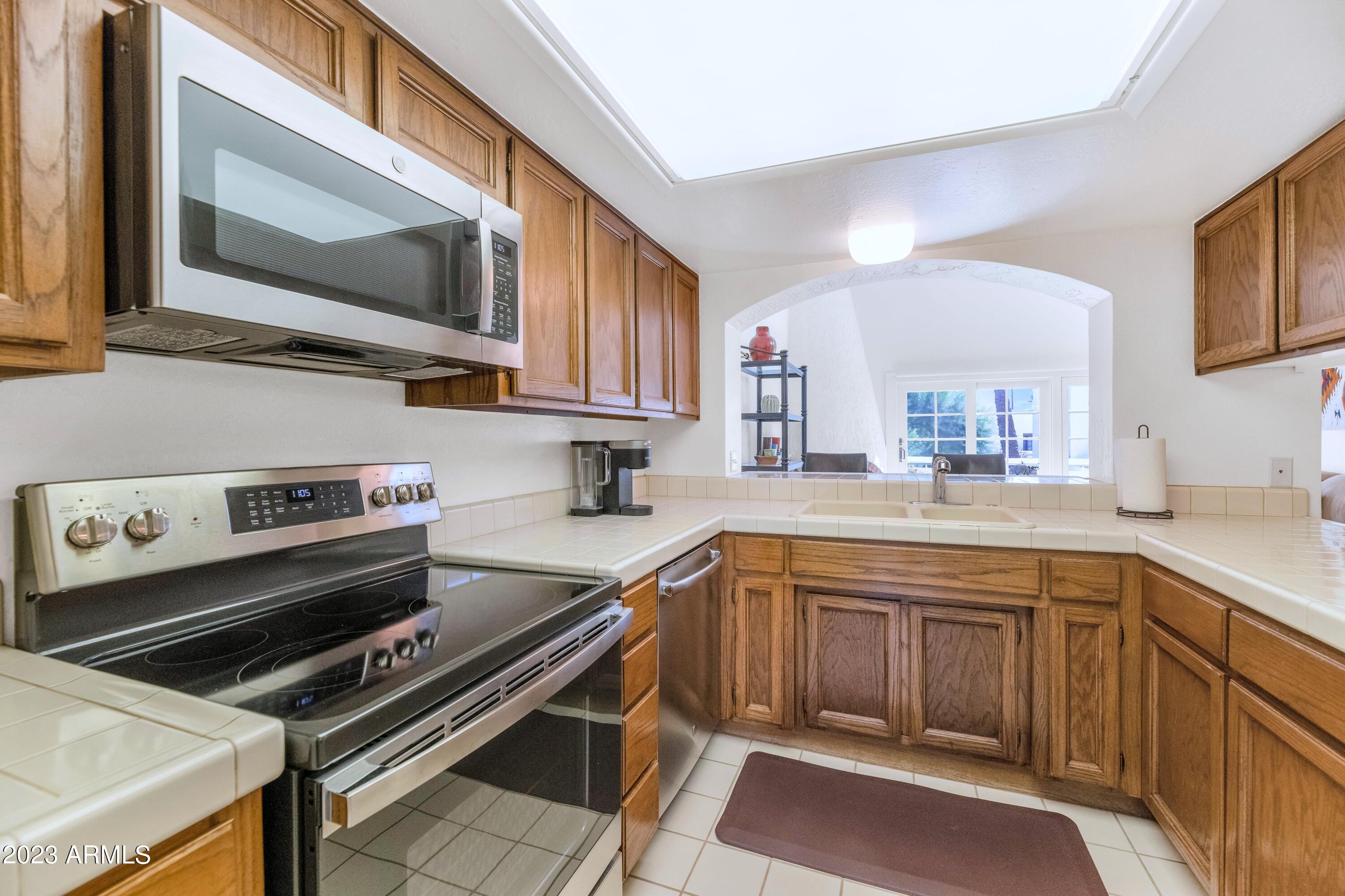 6150 N Scottsdale Road, 52