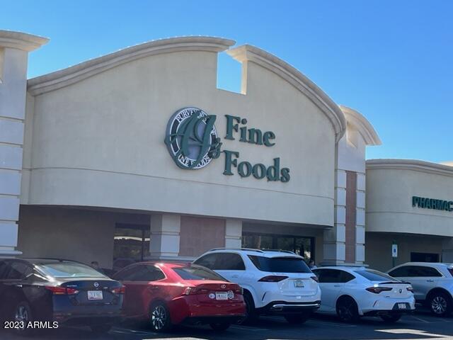 6150 N Scottsdale Road, 52