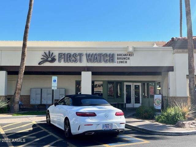 6150 N Scottsdale Road, 52