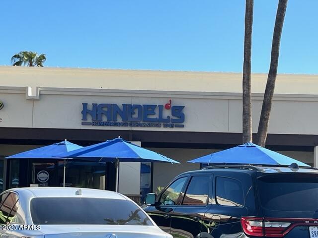 6150 N Scottsdale Road, 52