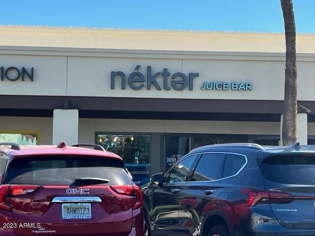 6150 N Scottsdale Road, 52