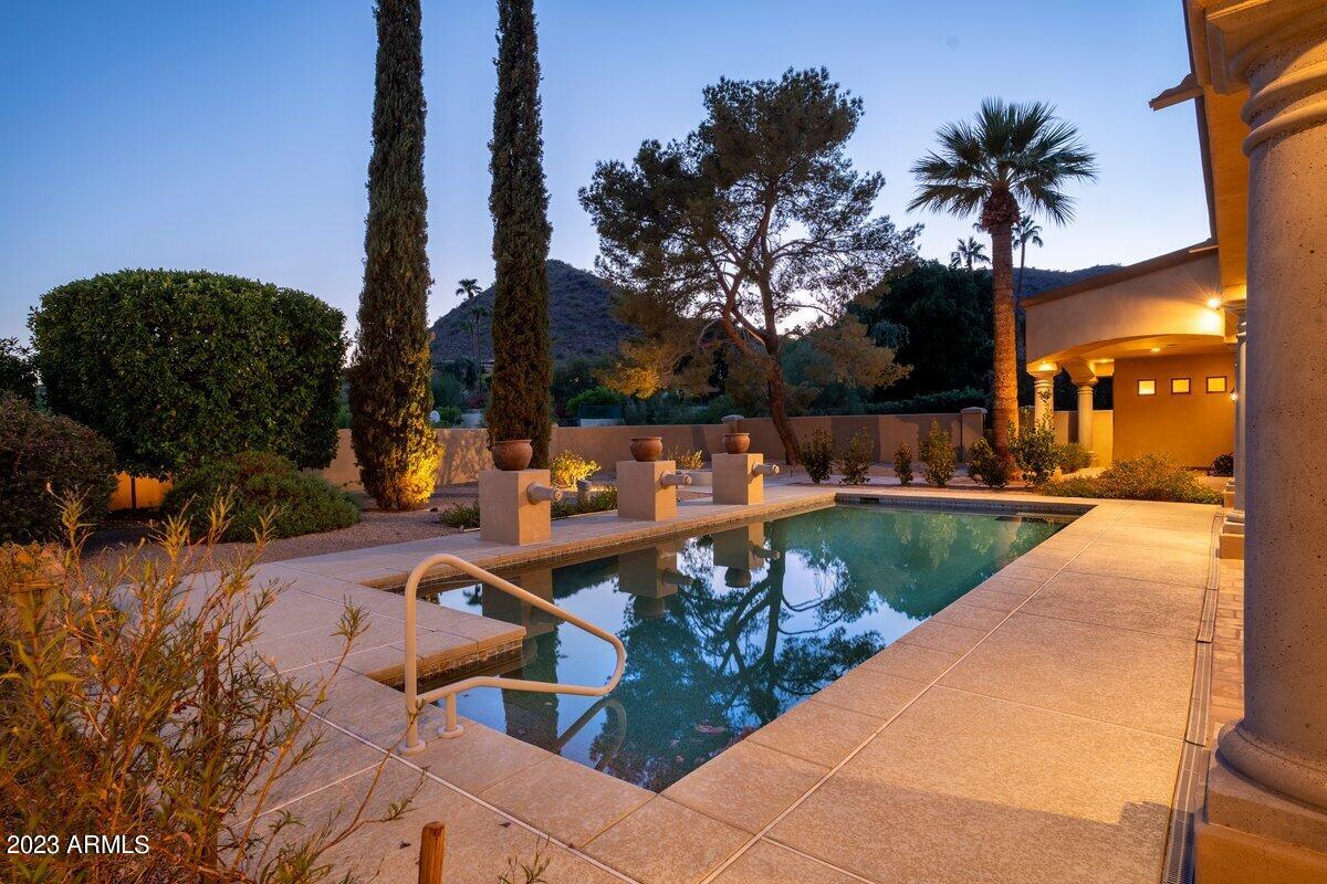 4723 E FOOTHILL Drive