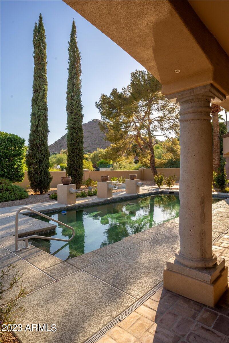 4723 E FOOTHILL Drive