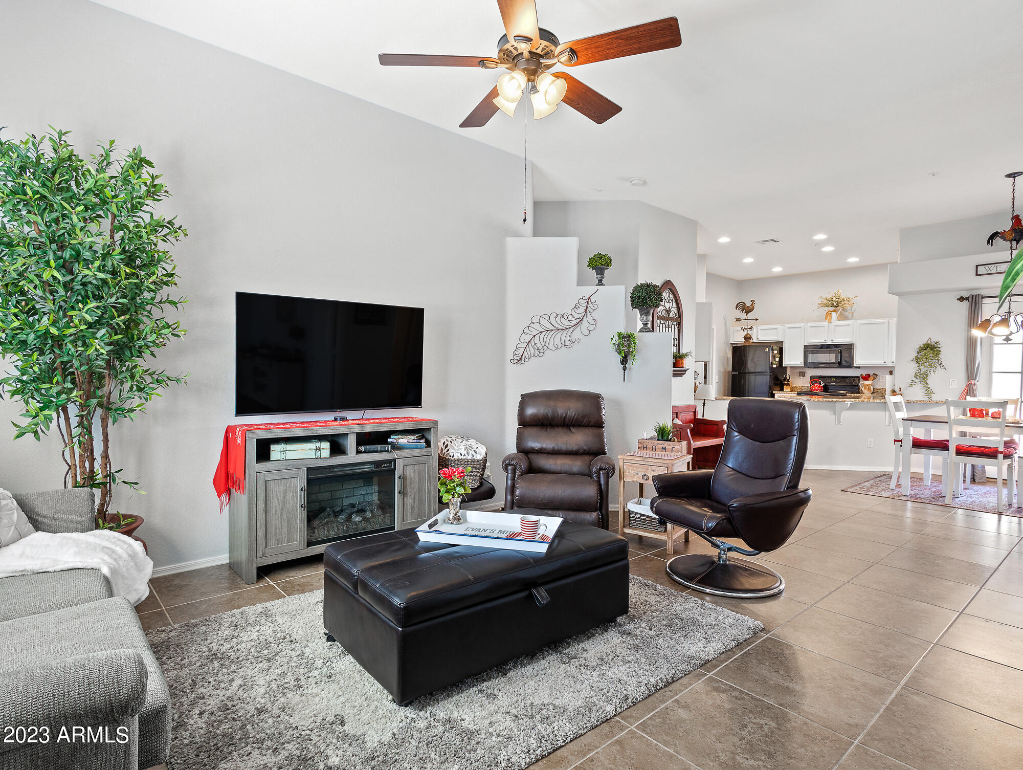 15742 N HIDDEN VALLEY Lane