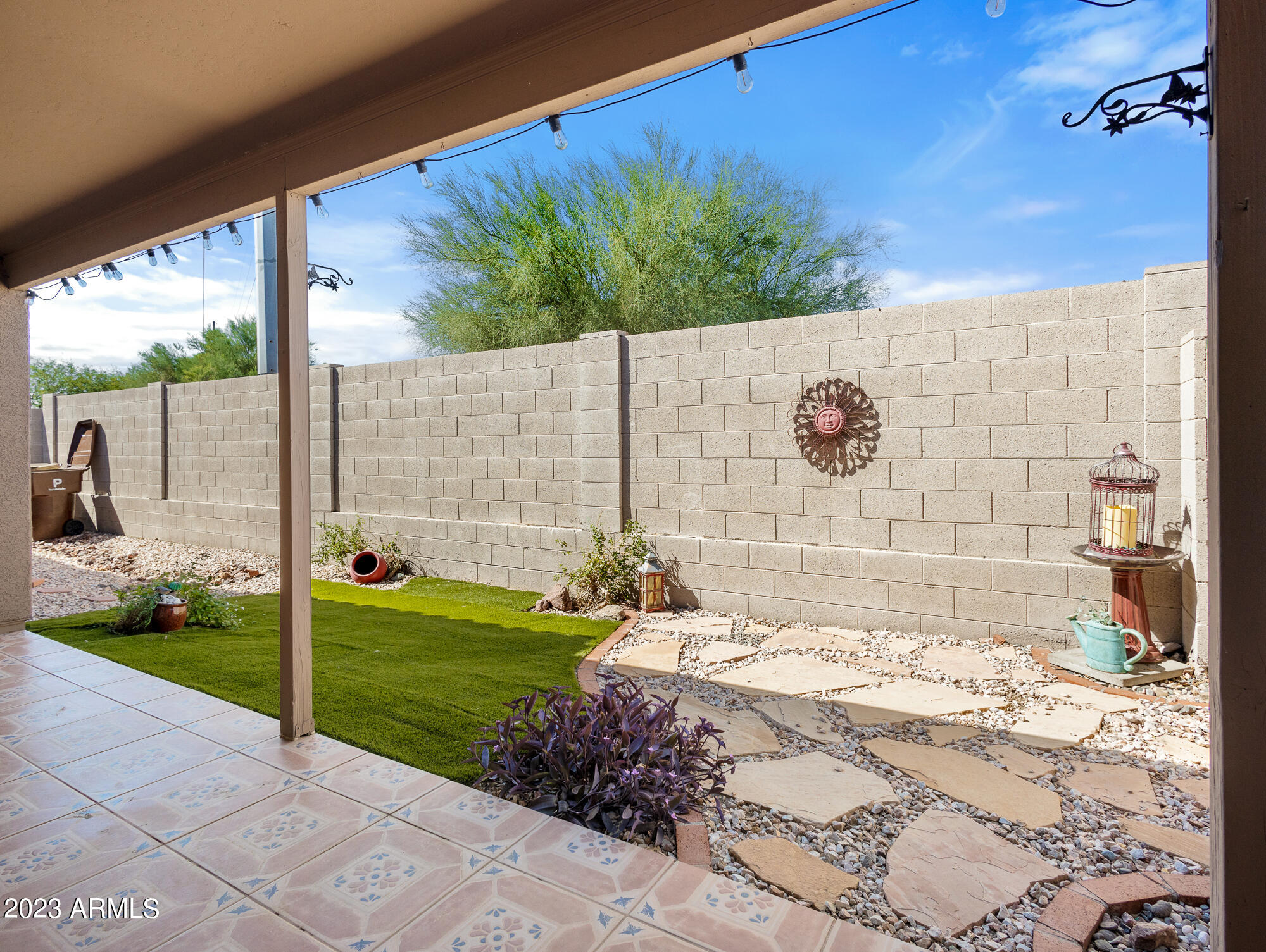 15742 N HIDDEN VALLEY Lane