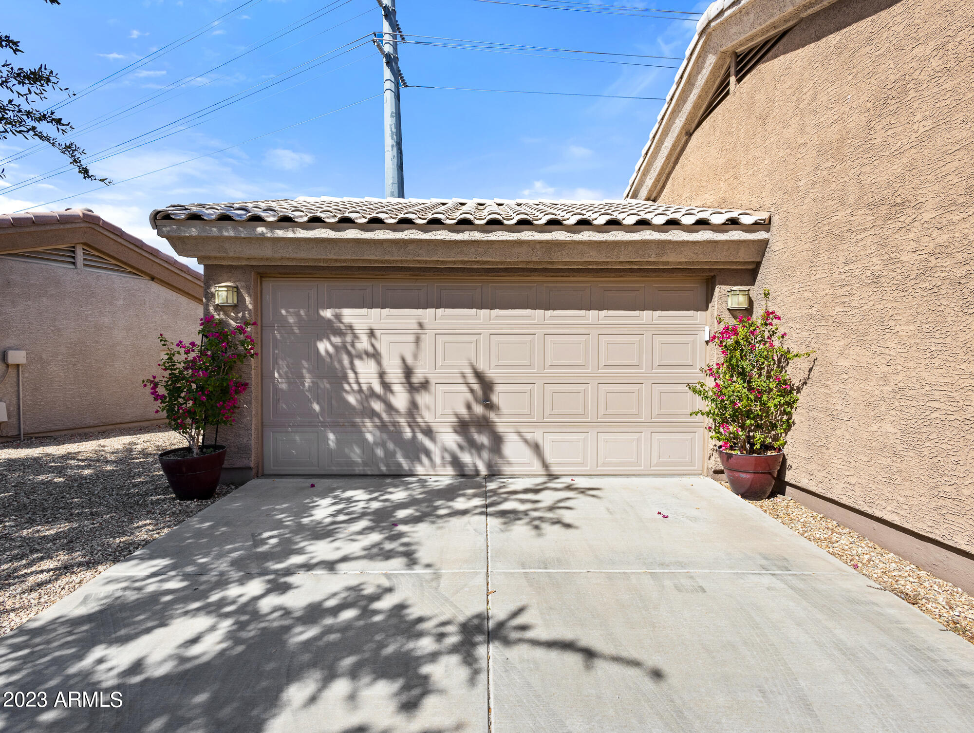 15742 N HIDDEN VALLEY Lane