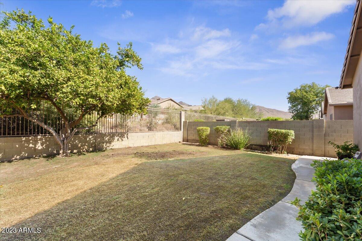 10638 E BETONY Drive