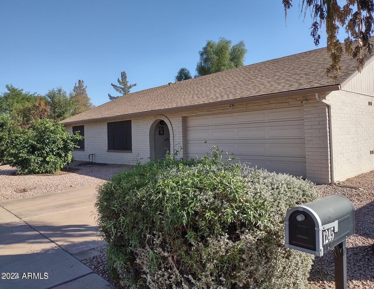 1245 W MENDOZA Avenue